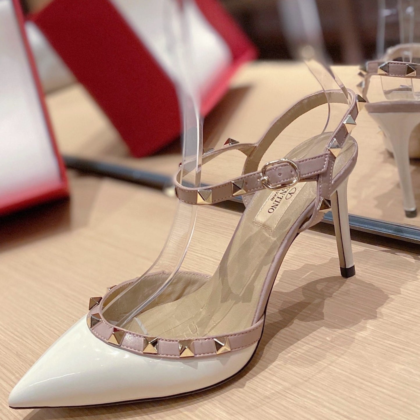 Scarpin VLT Branco Couro com detalhes Salto 9cm