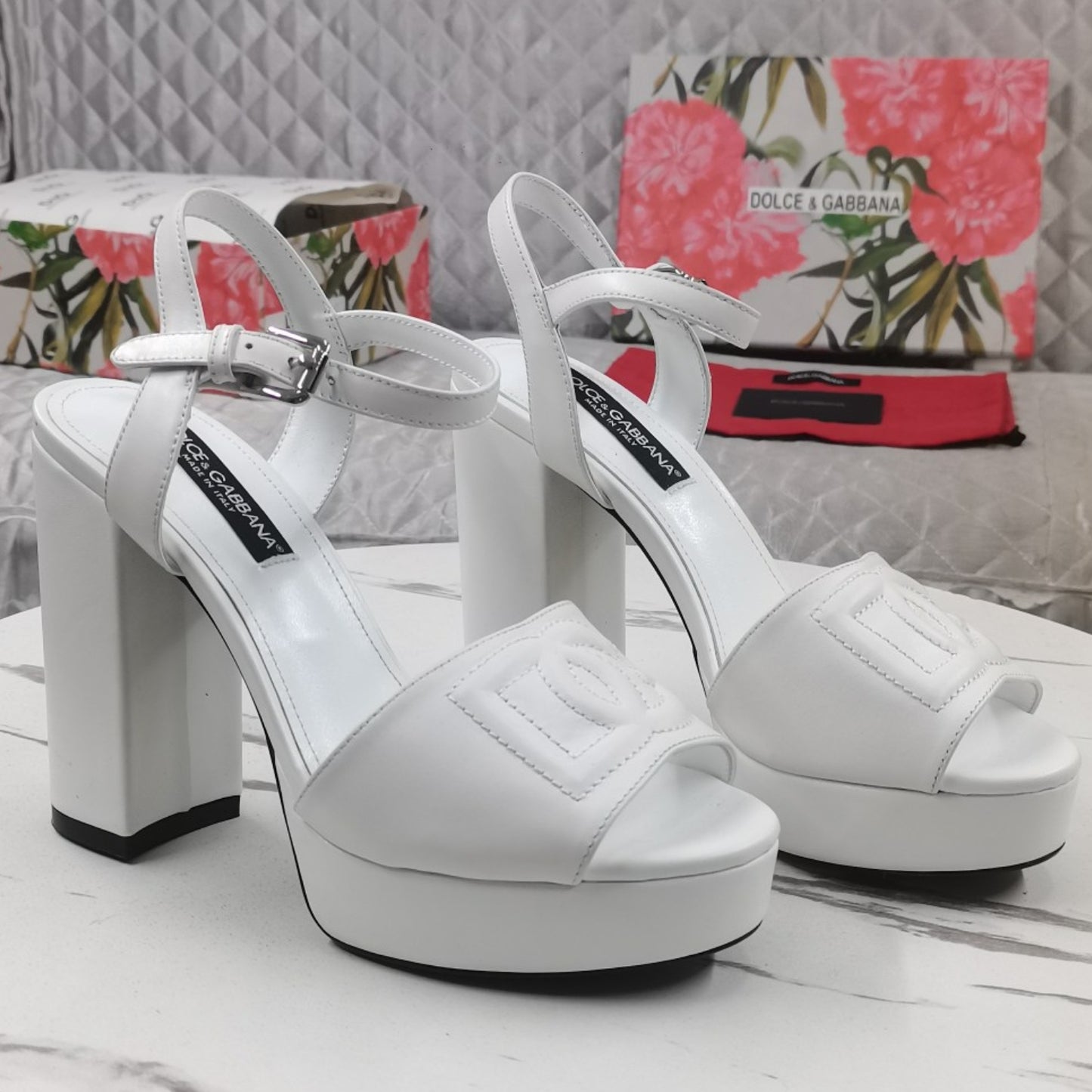 Sandalia DG Plataforma Branco com Logo Salto 11,5cm