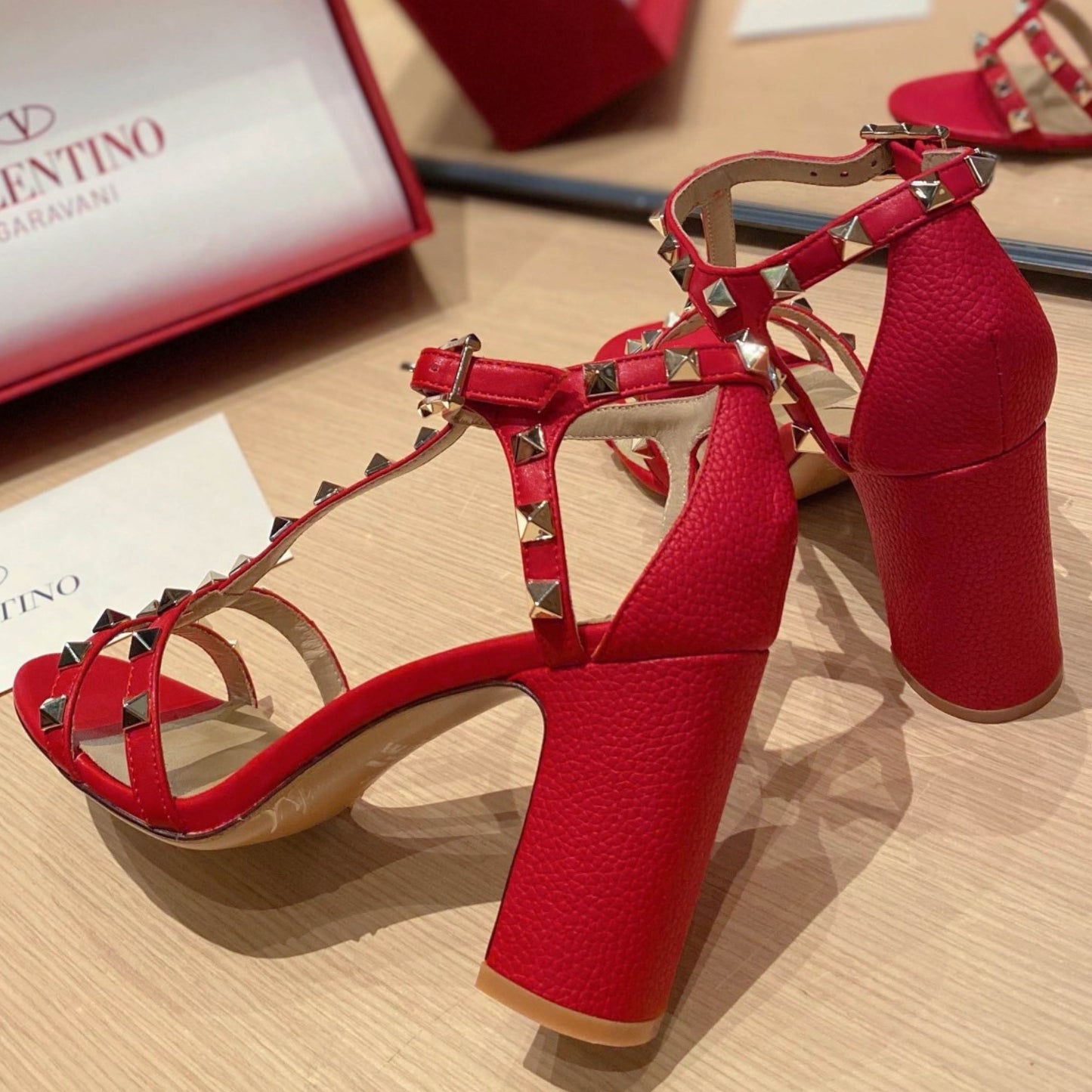 Sandália VLT Vermelho Couro com detalhes Salto 8,5cm