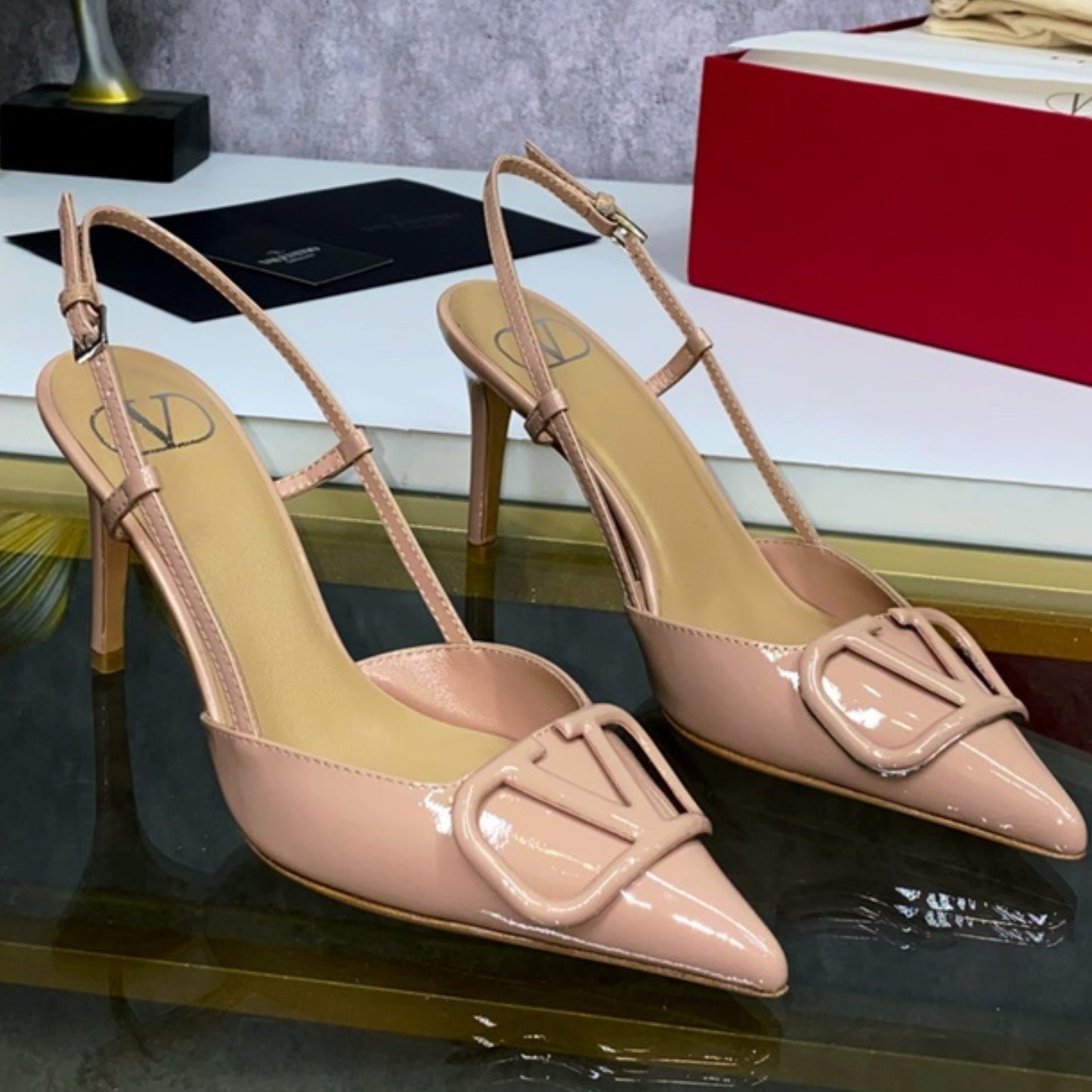 Scarpin VLT Rosa Couro com Logo frontal Salto 8cm