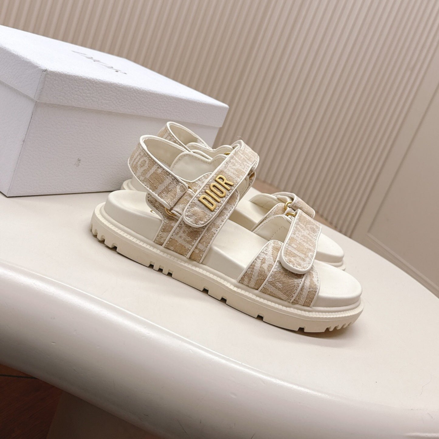 Sandalia Dio Dioract Branco e Bege