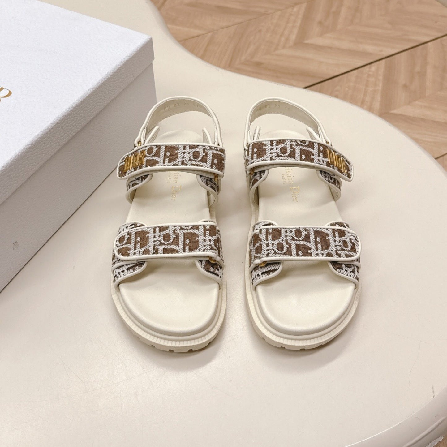 Sandalia Dio Dioract Branco e Marrom