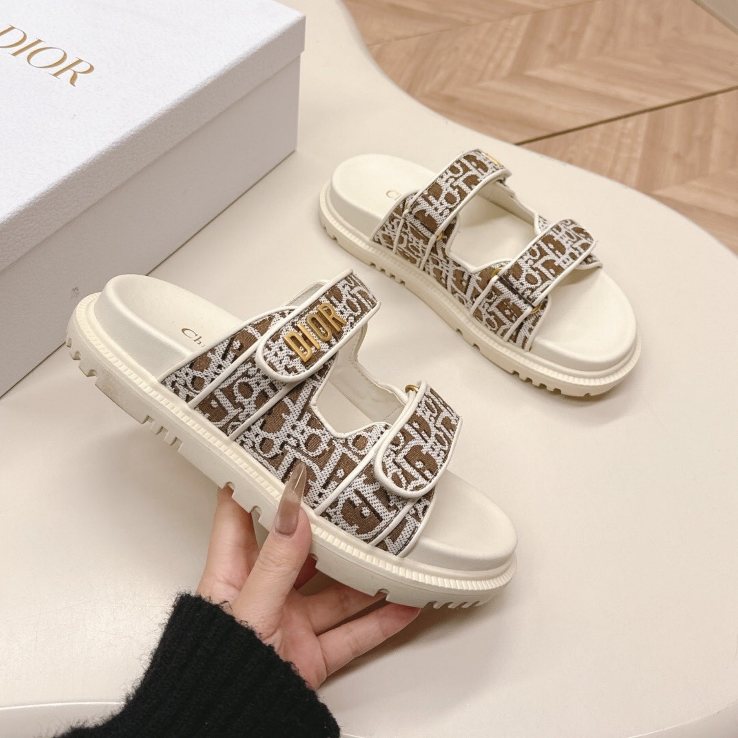 Sandalia Dio Dioract Slide Branco e Marrom