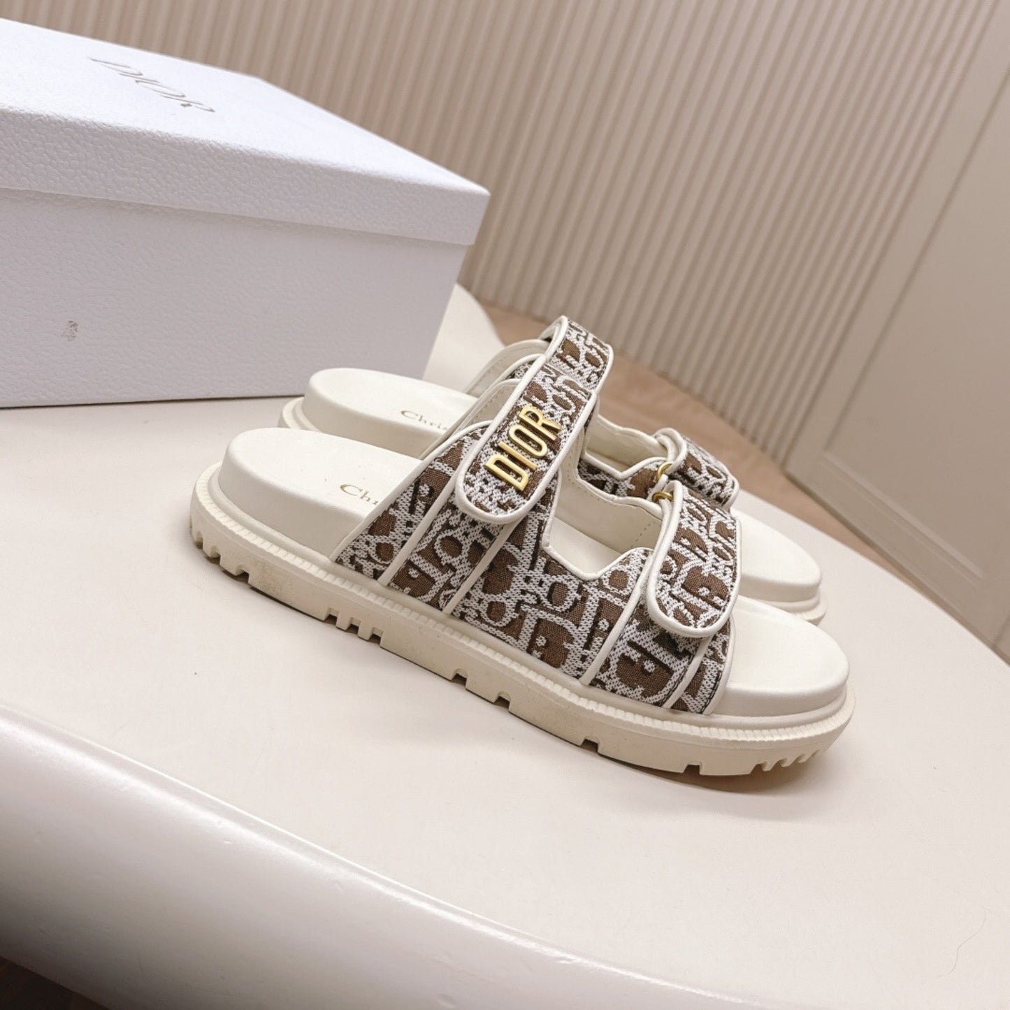 Sandalia Dio Dioract Slide Branco e Marrom