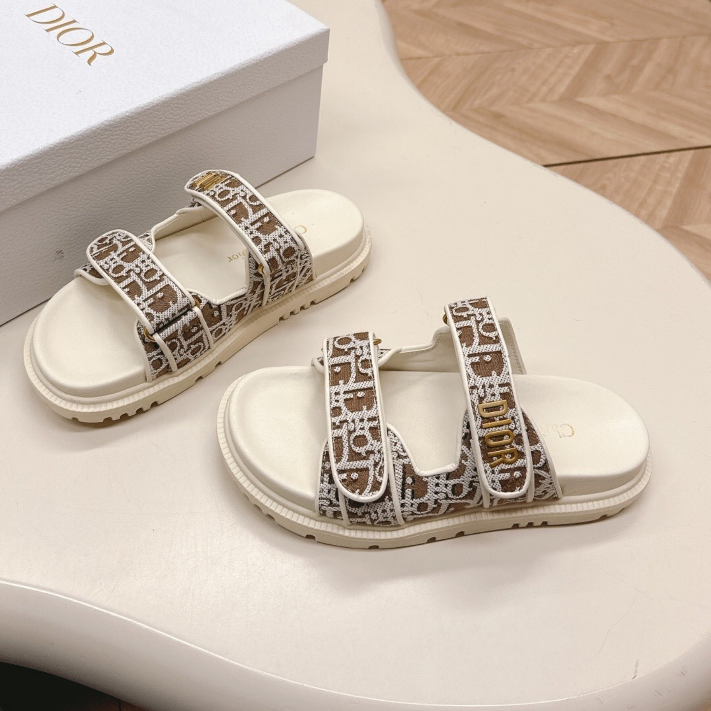 Sandalia Dio Dioract Slide Branco e Marrom