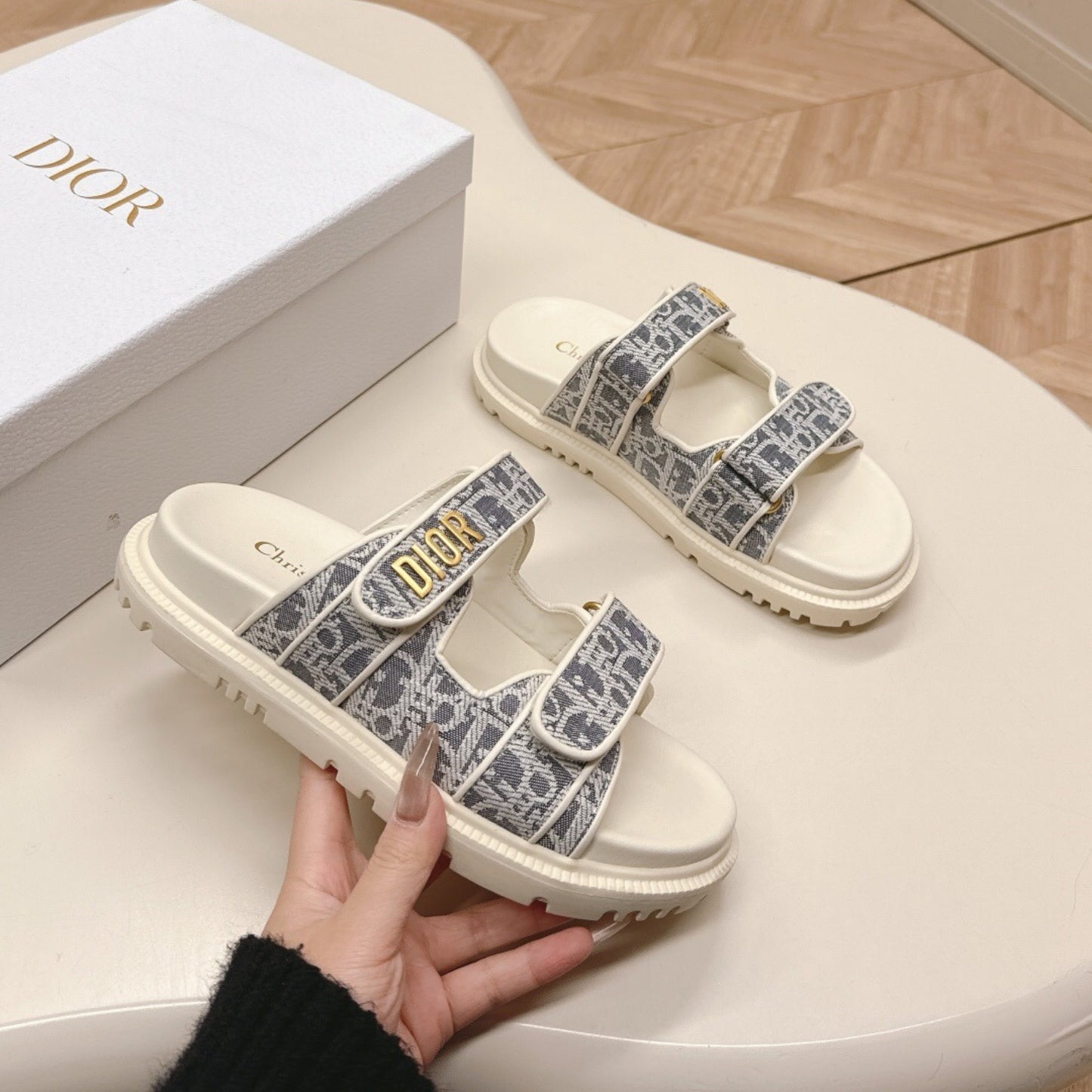 Sandalia Dio Dioract Slide Branco e cinza