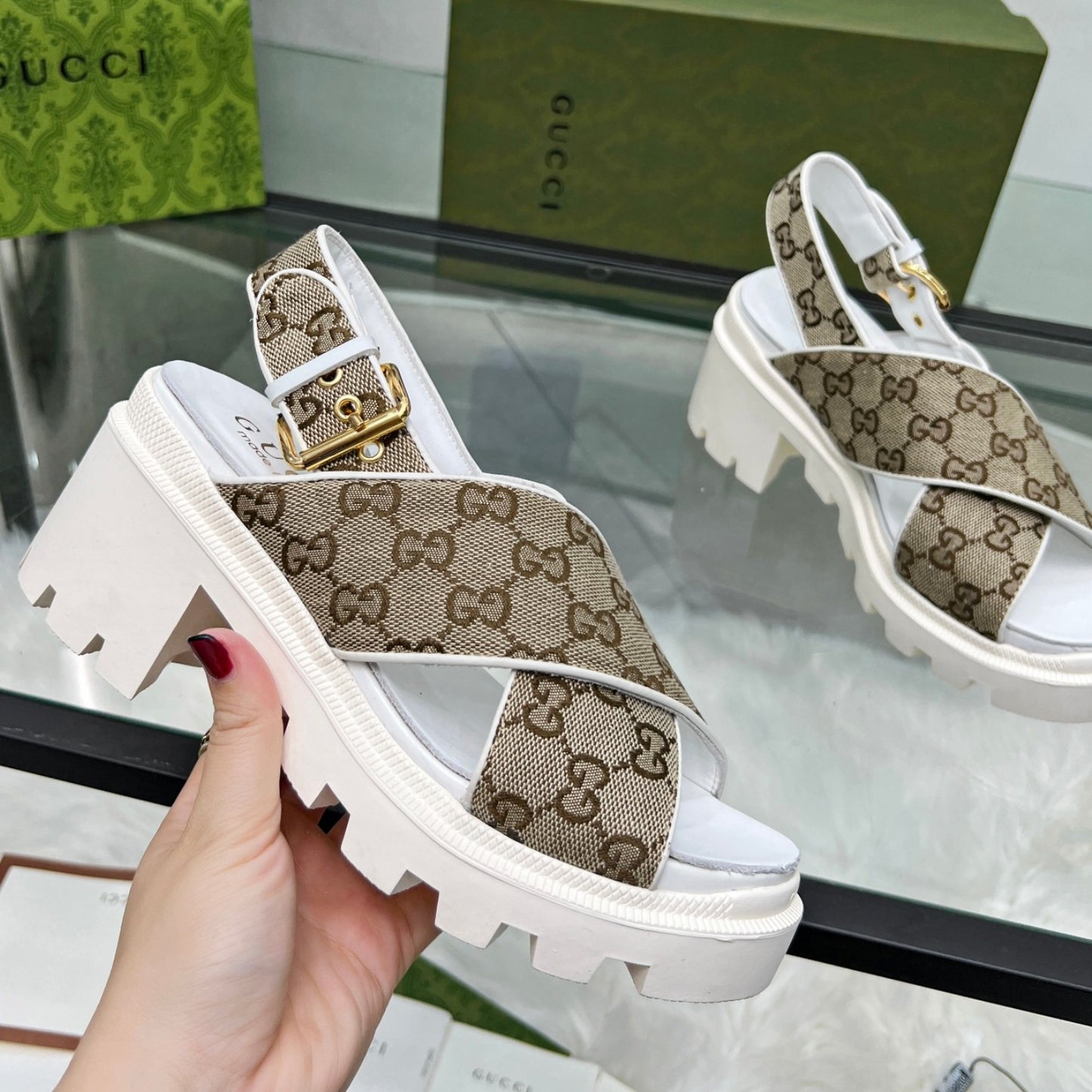 Sandália GG Lug Sole Branco e Canvas