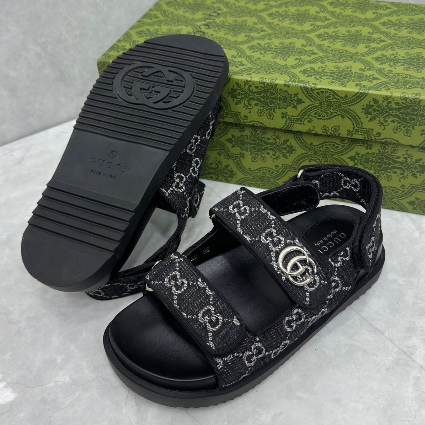 Sandália GG Slider com Double GG Preto com Branco Calcanhar