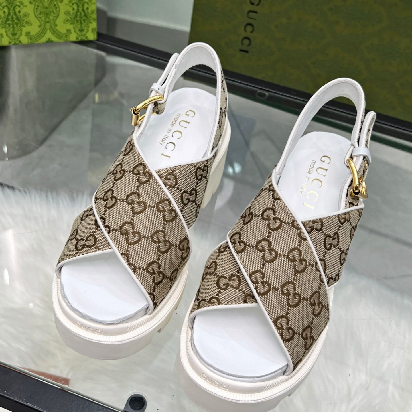 Sandália GG Lug Sole Branco e Canvas