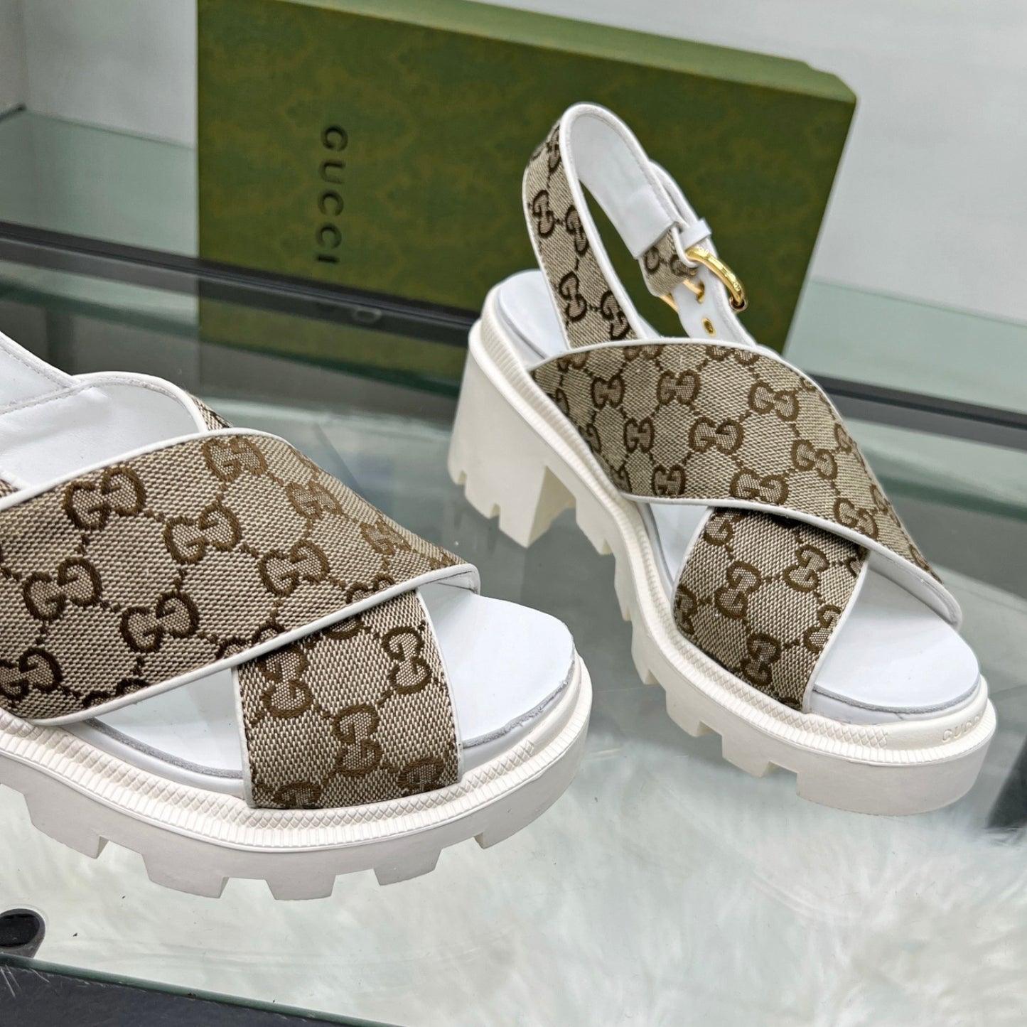 Sandália GG Lug Sole Branco e Canvas