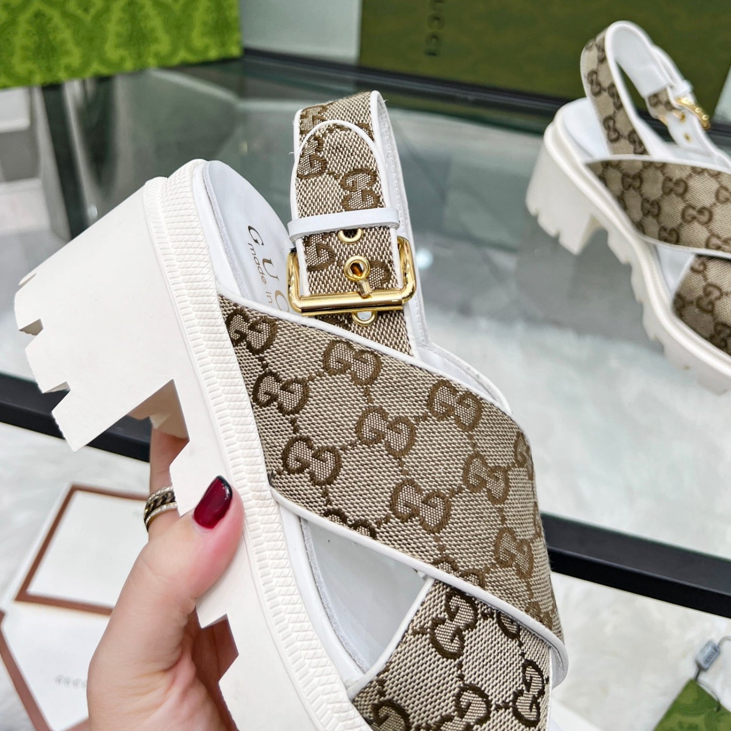 Sandália GG Lug Sole Branco e Canvas