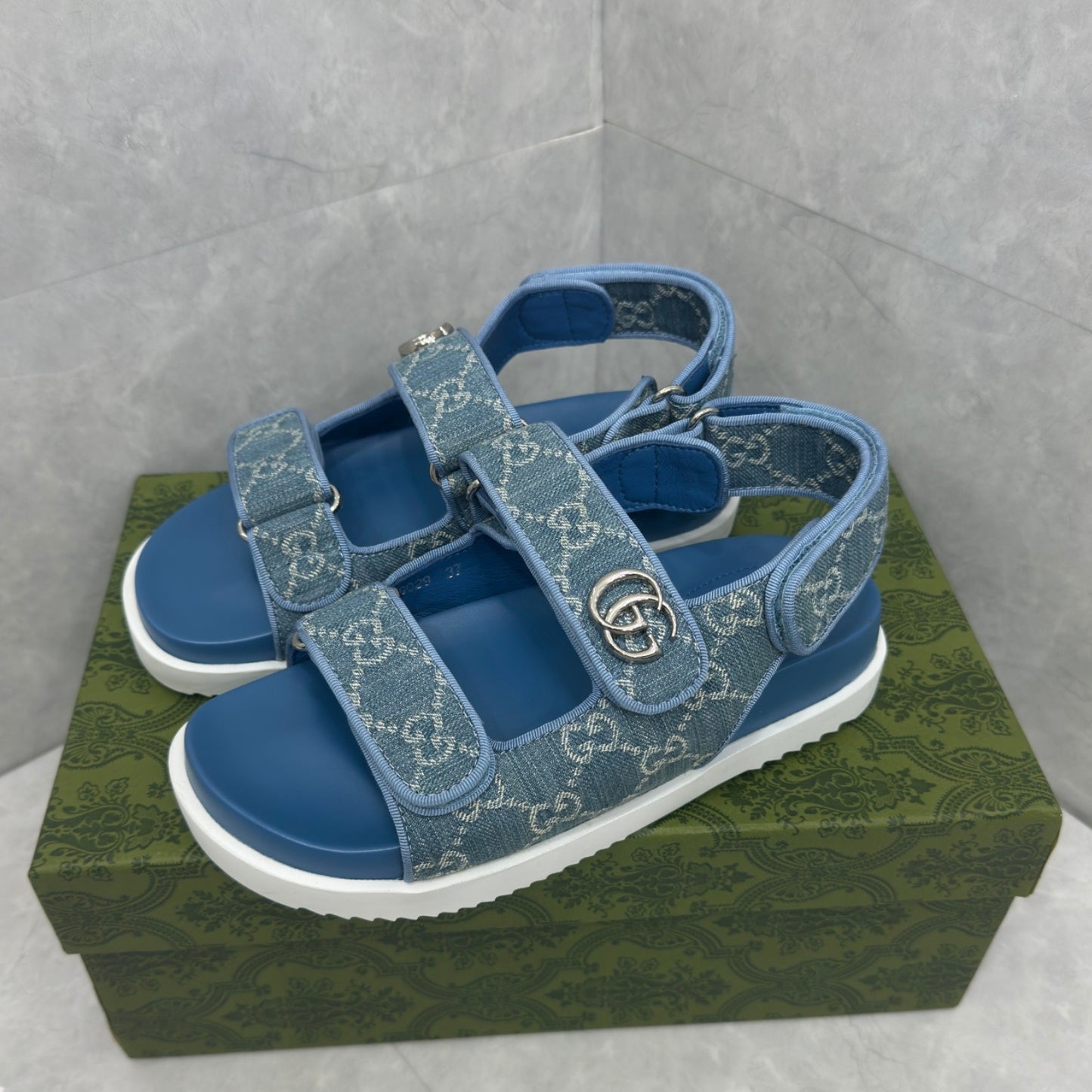 Sandália GG Slider com Double GG Azul Calcanhar
