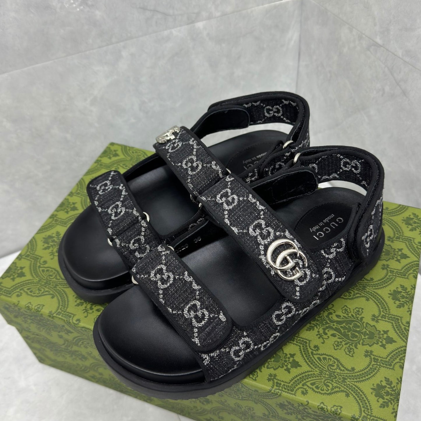 Sandália GG Slider com Double GG Preto com Branco Calcanhar