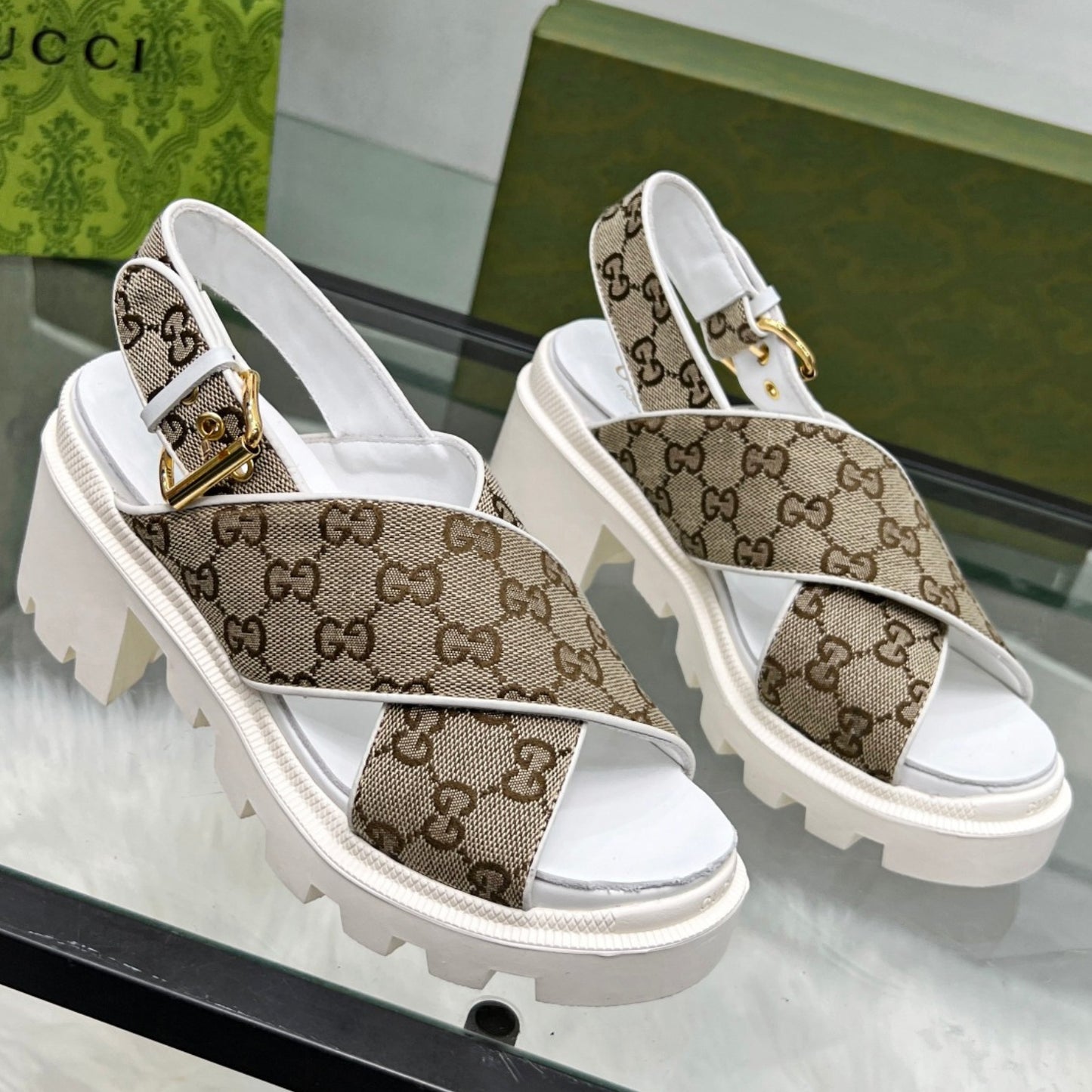 Sandália GG Lug Sole Branco e Canvas