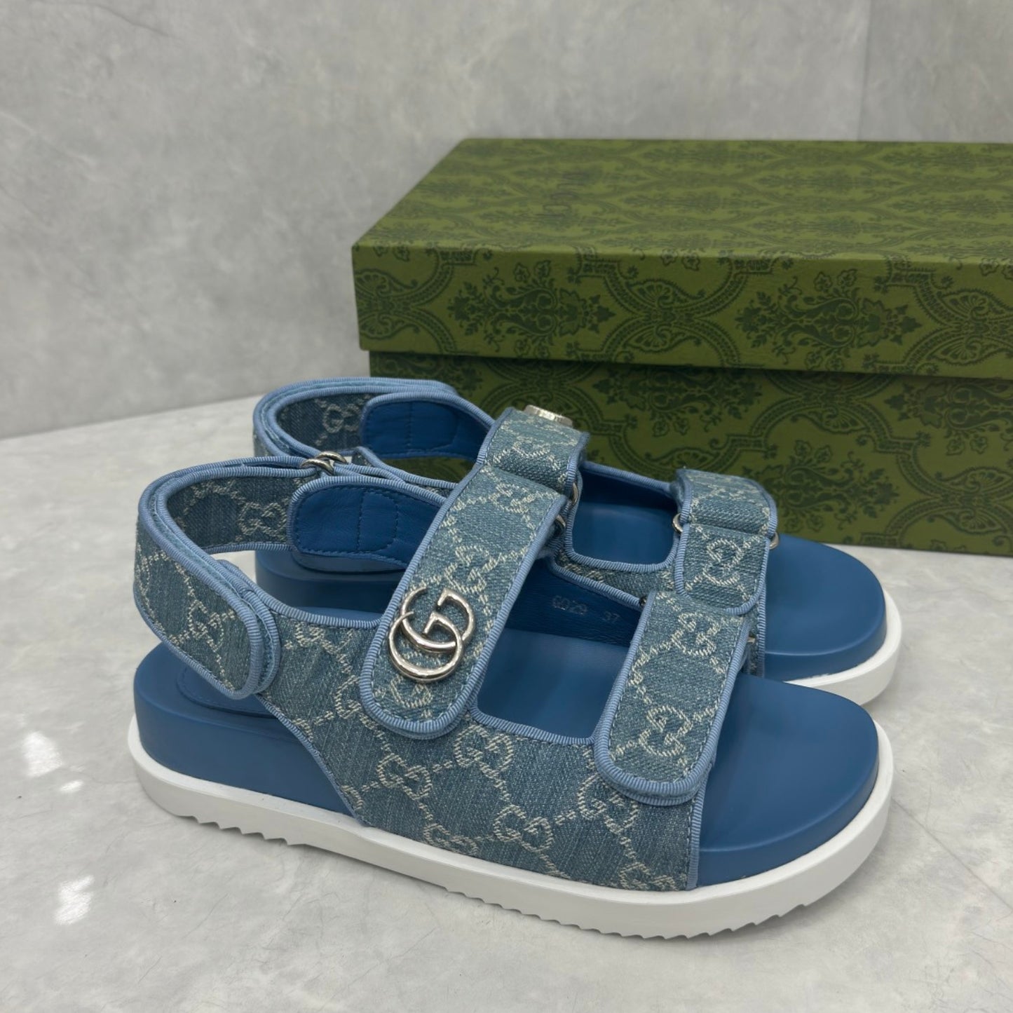 Sandália GG Slider com Double GG Azul Calcanhar
