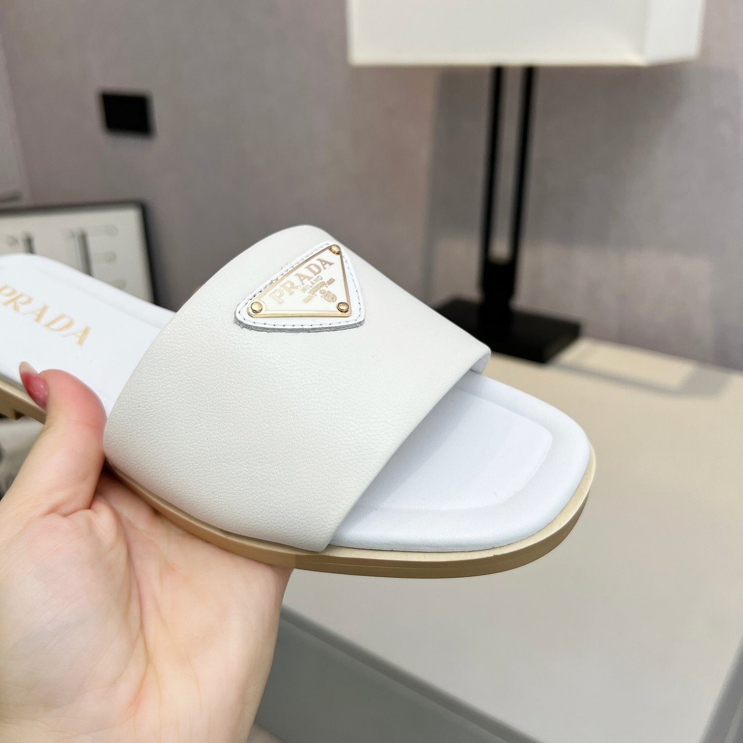 Sandalia PRD Branco couro com logo