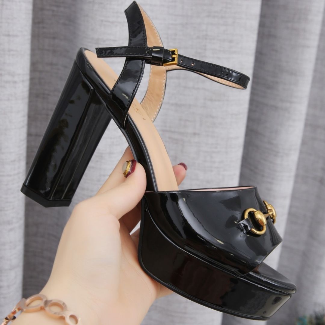 Sandália GG Plataforma preto com horsebit salto 10,5cm