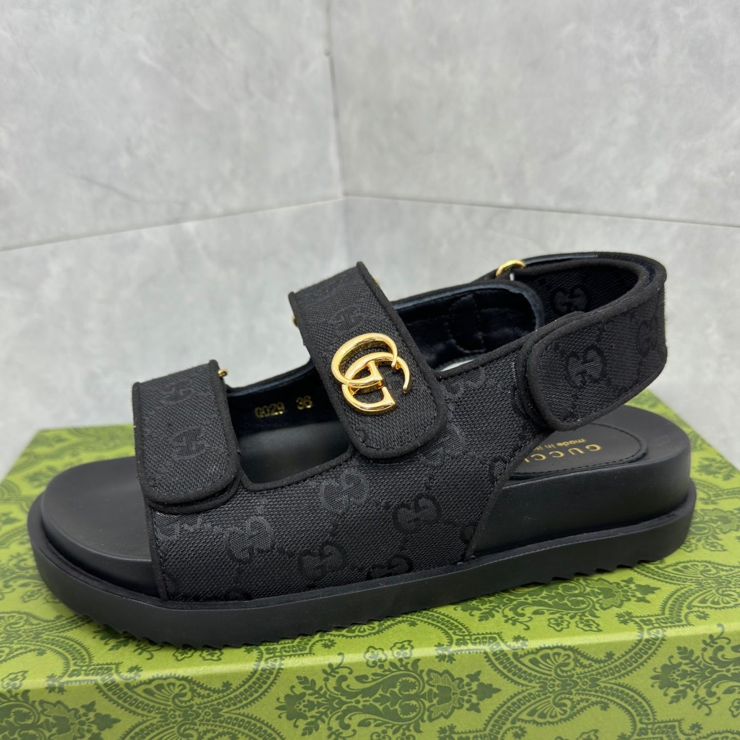 Sandália GG Slider com Double GG Preto Calcanhar