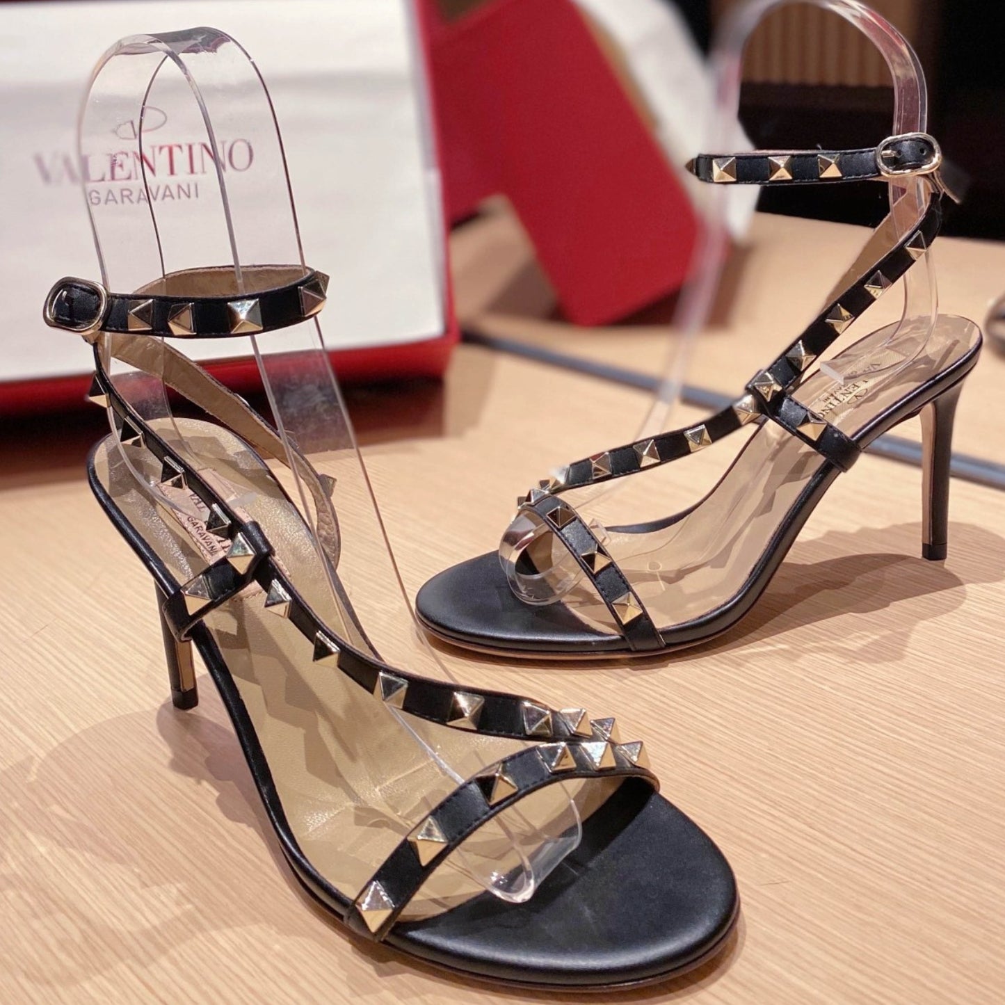 Sandália VLT Preto Mate Couro com detalhes Salto 8cm