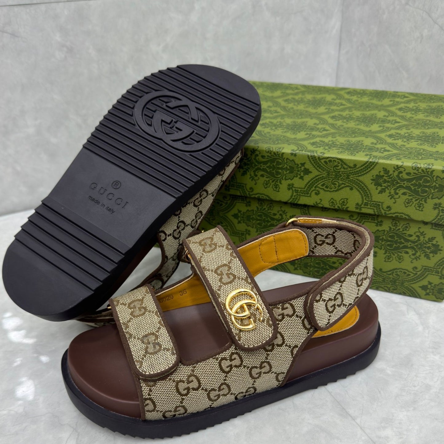 Sandália GG Slider com Double GG Canvas e Marrom Calcanhar