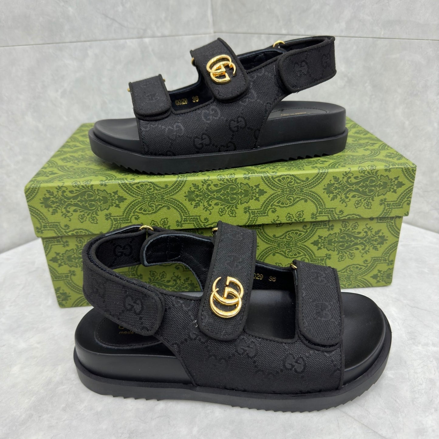 Sandália GG Slider com Double GG Preto Calcanhar