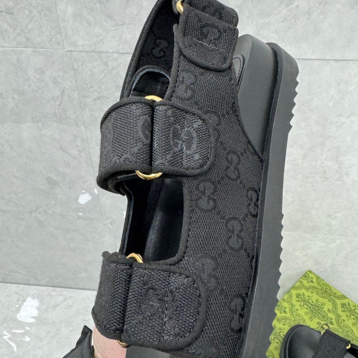 Sandália GG Slider com Double GG Preto Calcanhar