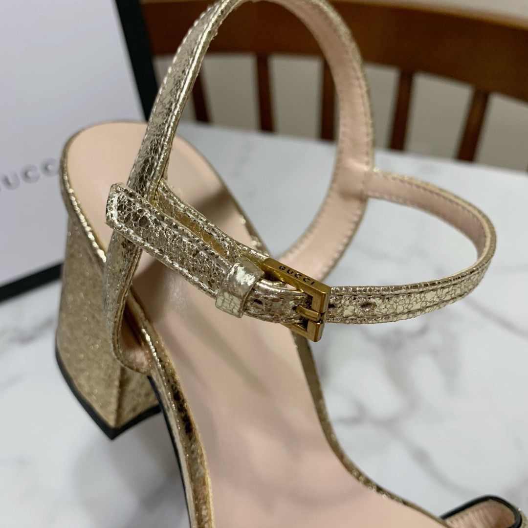 Sandalia GG Marmont Dourada salto 7cm