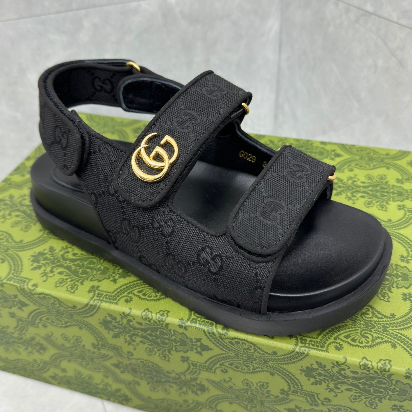 Sandália GG Slider com Double GG Preto Calcanhar