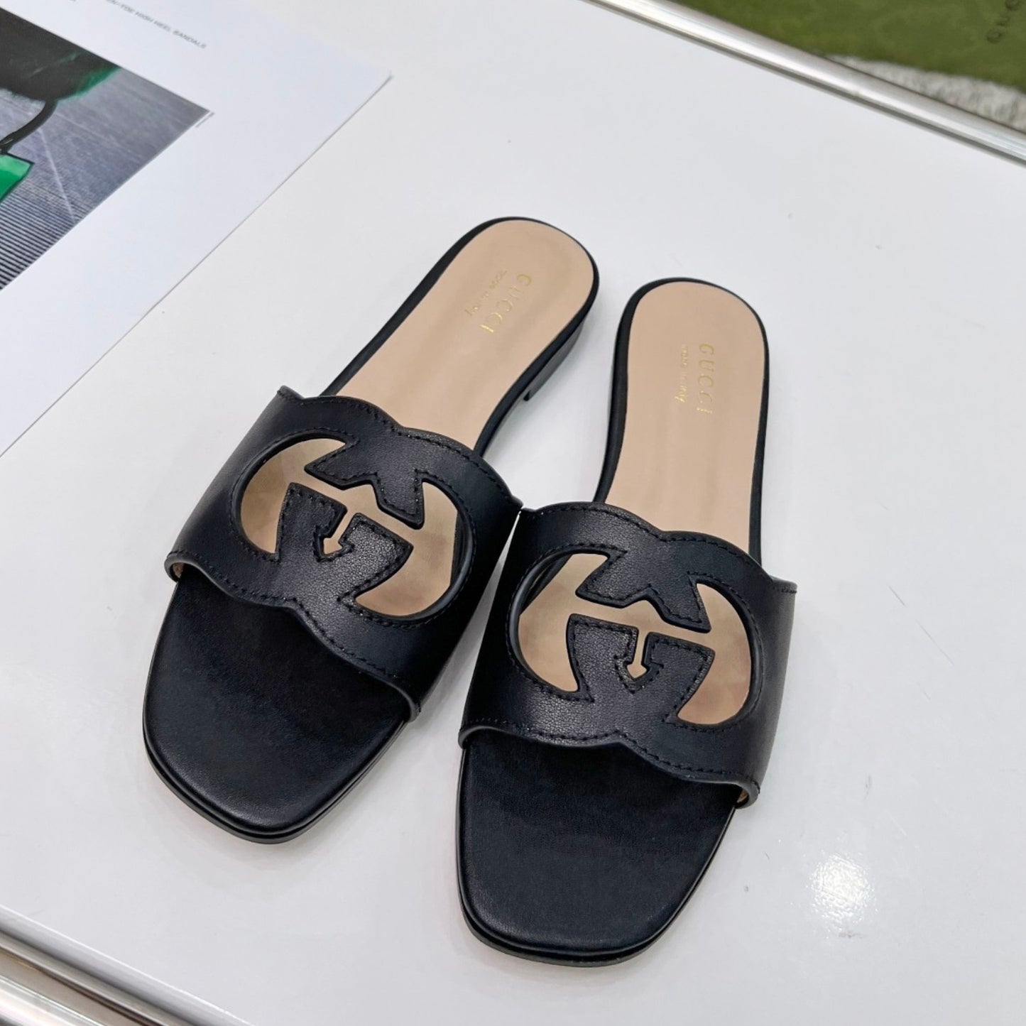 Sandalia GG de couro com Interlocking GG Preto