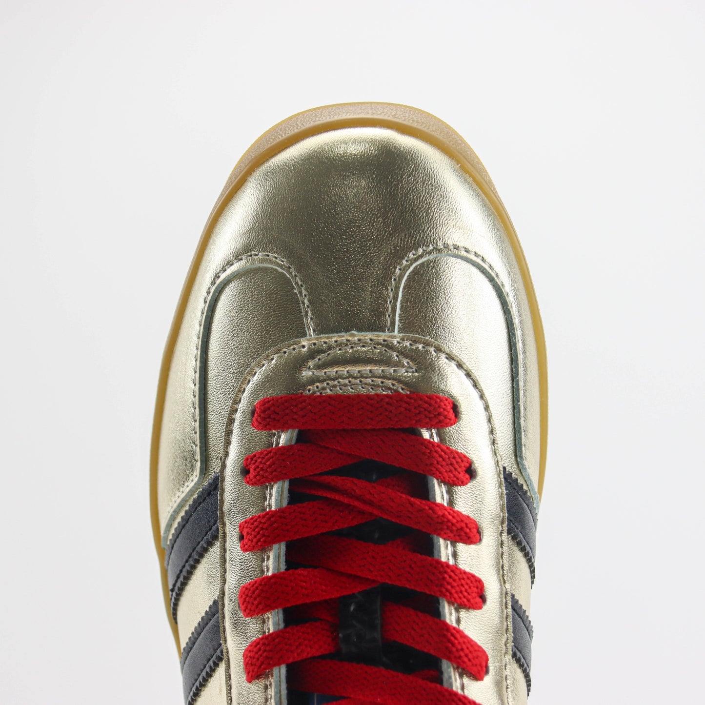 Tenis GG x Ads Gazelle Dourado com vermelho