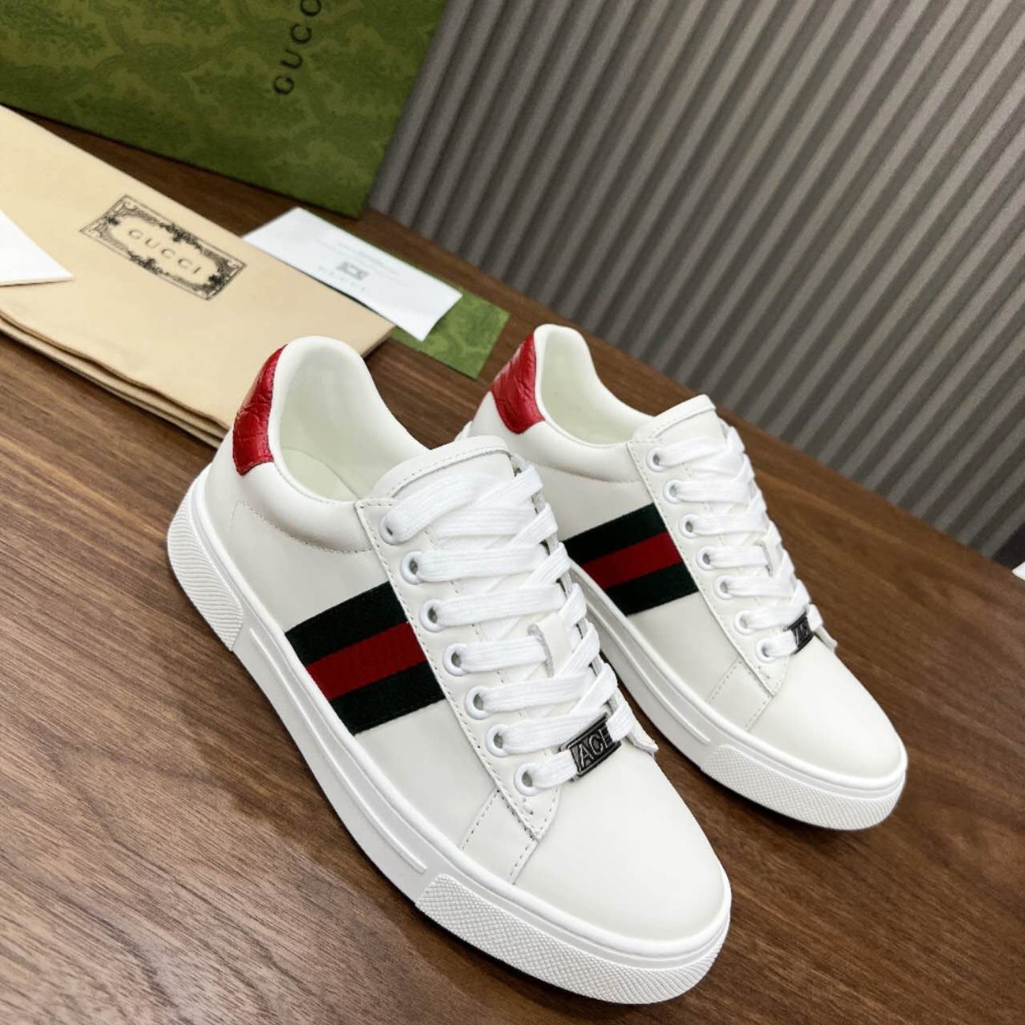 Tênis GG Ace Web Branco detalhe Vermelho
