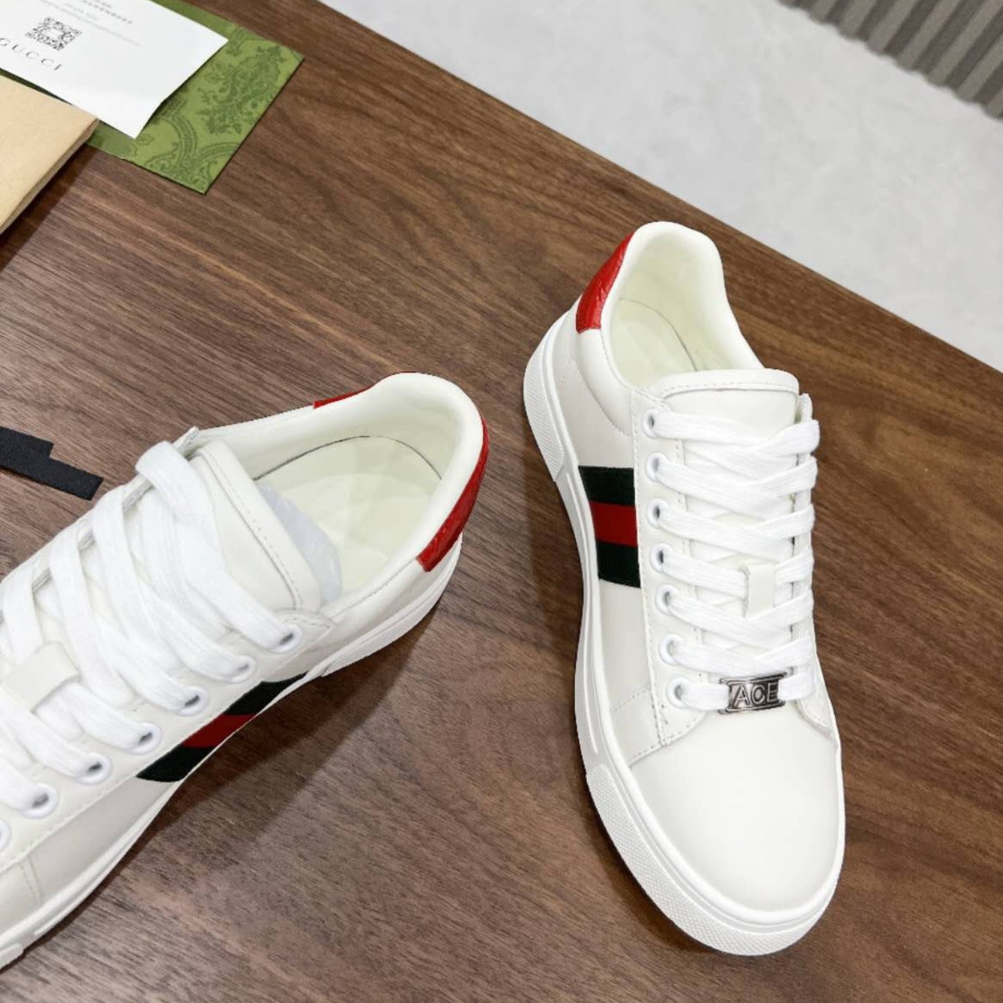 Tênis GG Ace Web Branco detalhe Vermelho