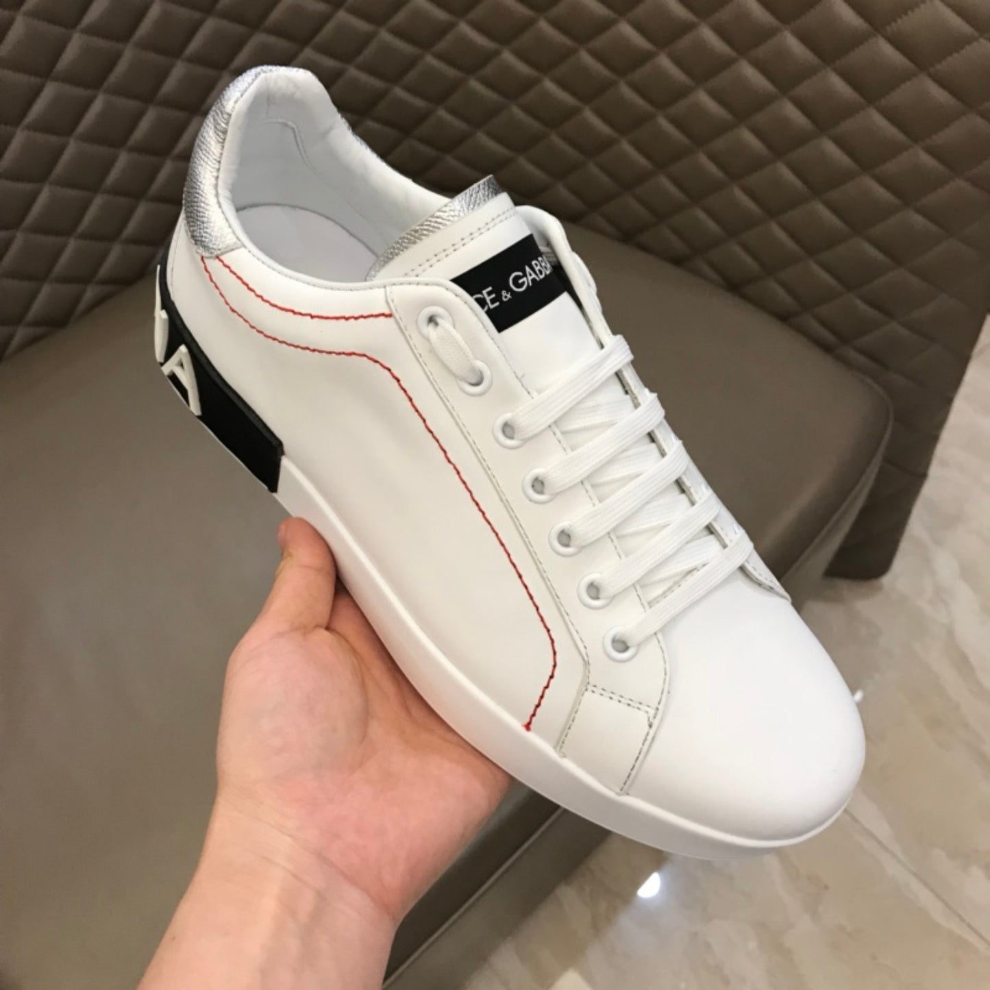 Tenis DG Portofino Couro Branco com Prata e Preto