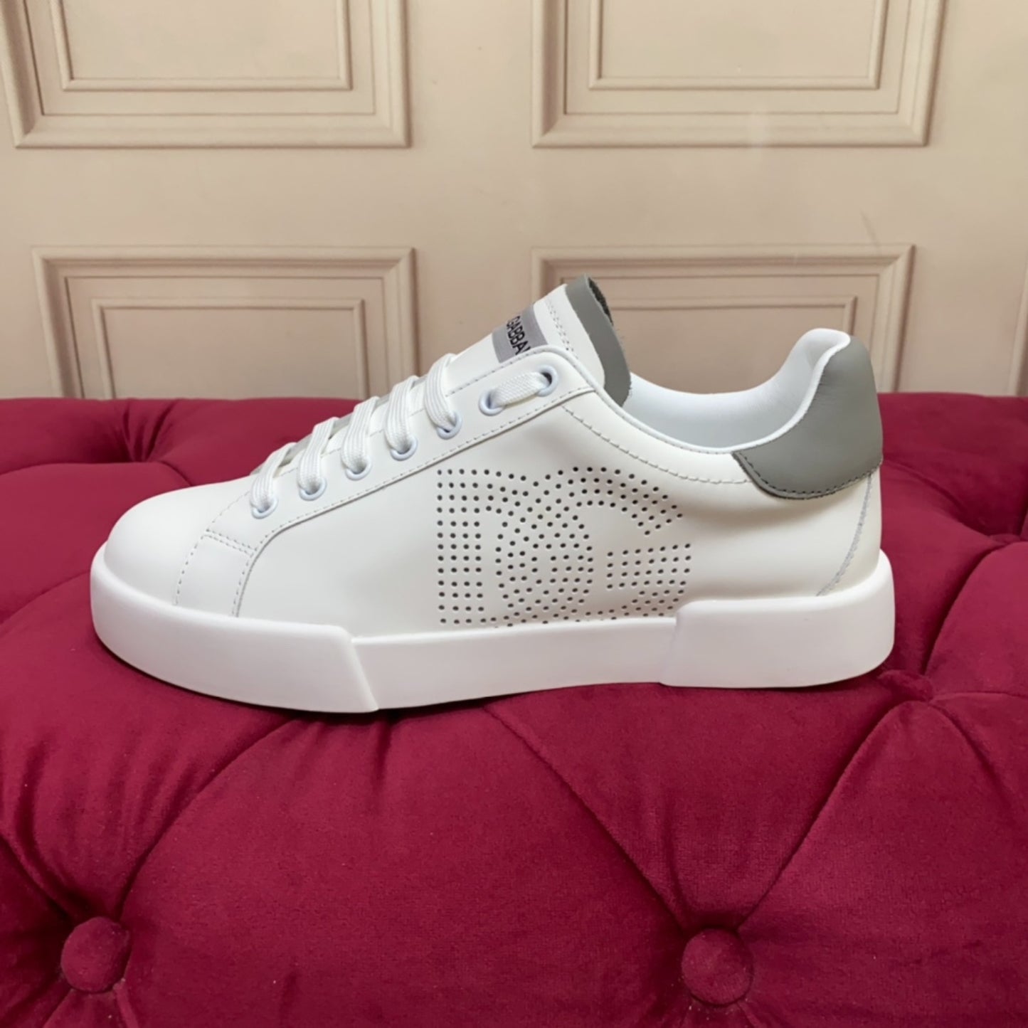Tenis DG Portofino Couro com logo Branco com Cinza