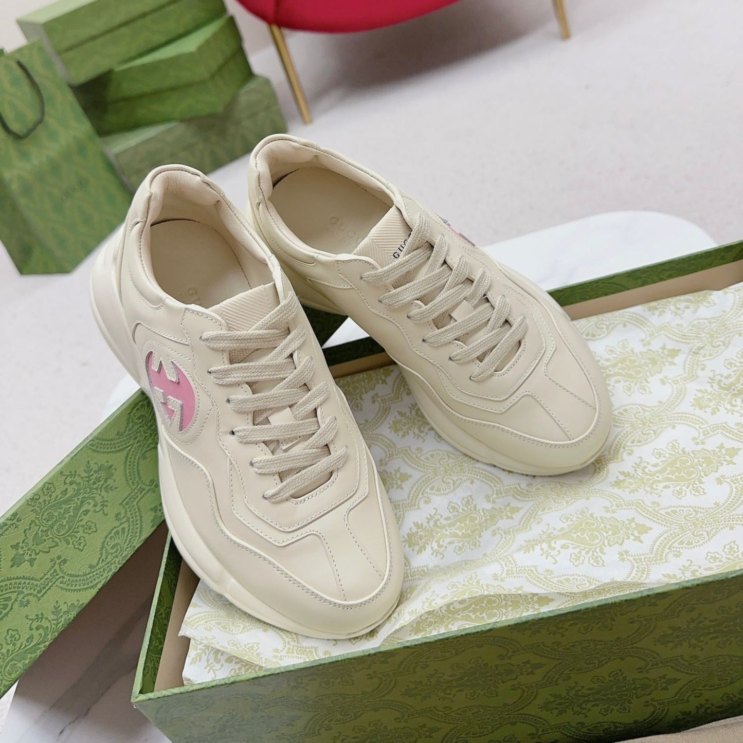 Tenis GG Rhyton com Rosa