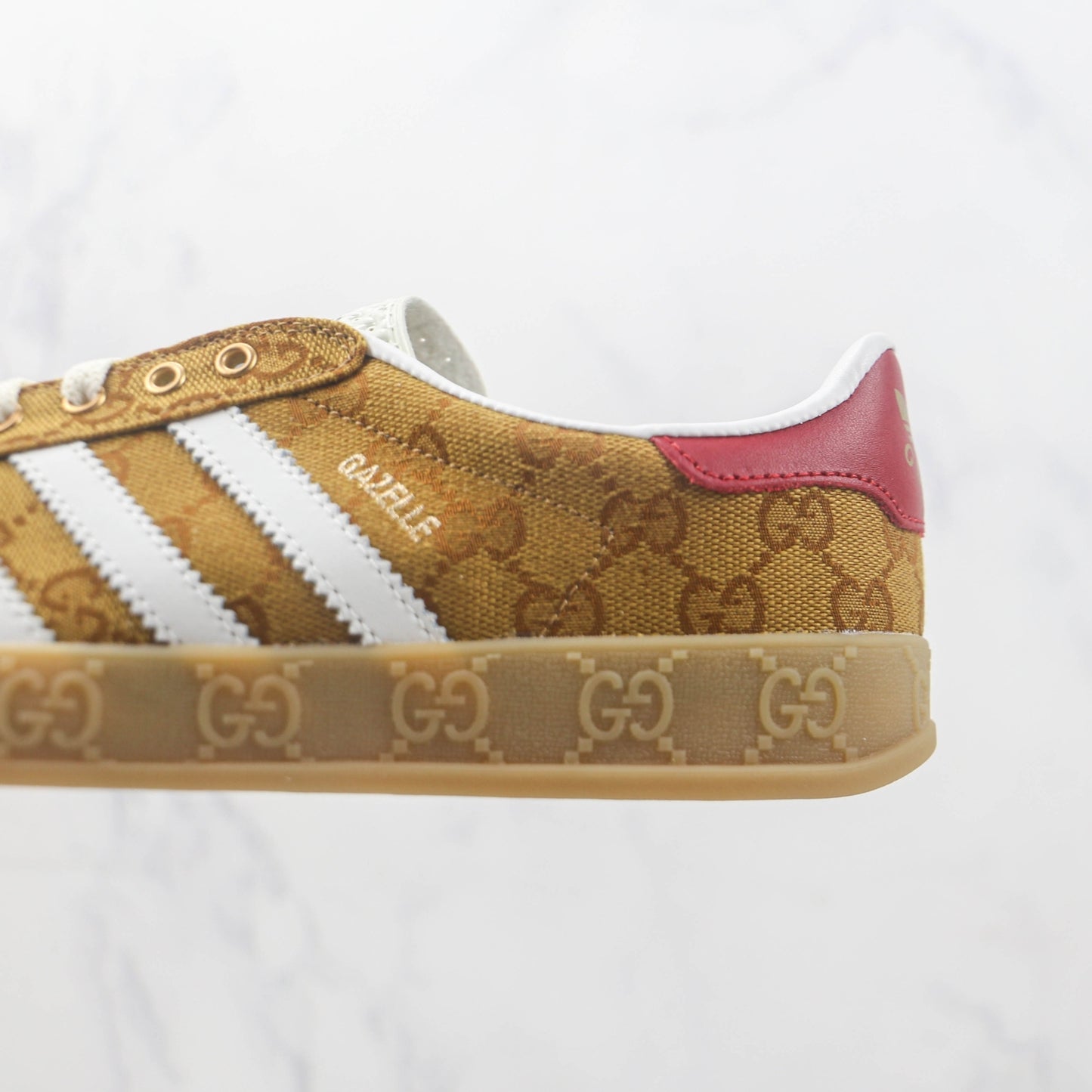 Tenis GG x Ads Gazelle Bege e Vermelho