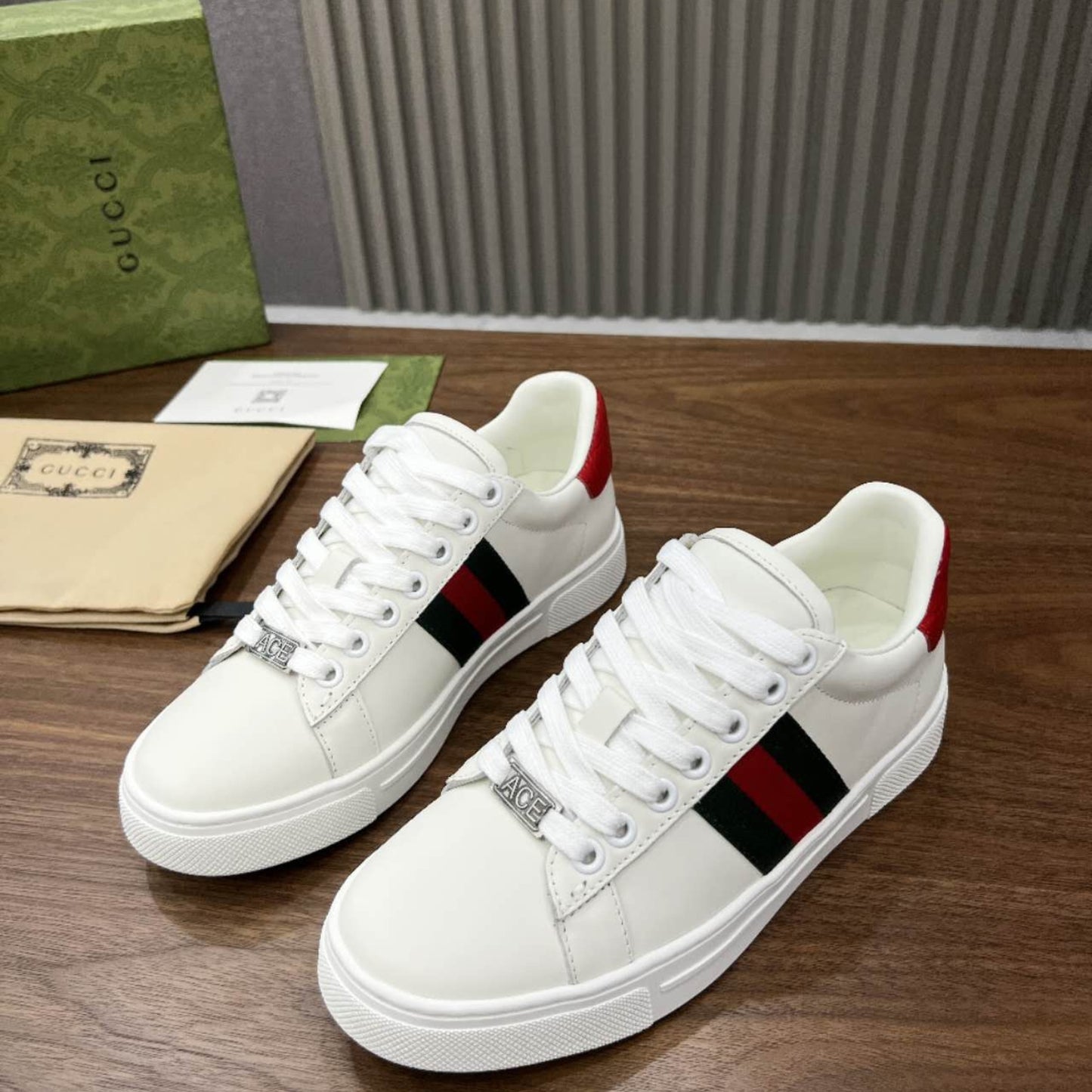 Tênis GG Ace Web Branco detalhe Vermelho