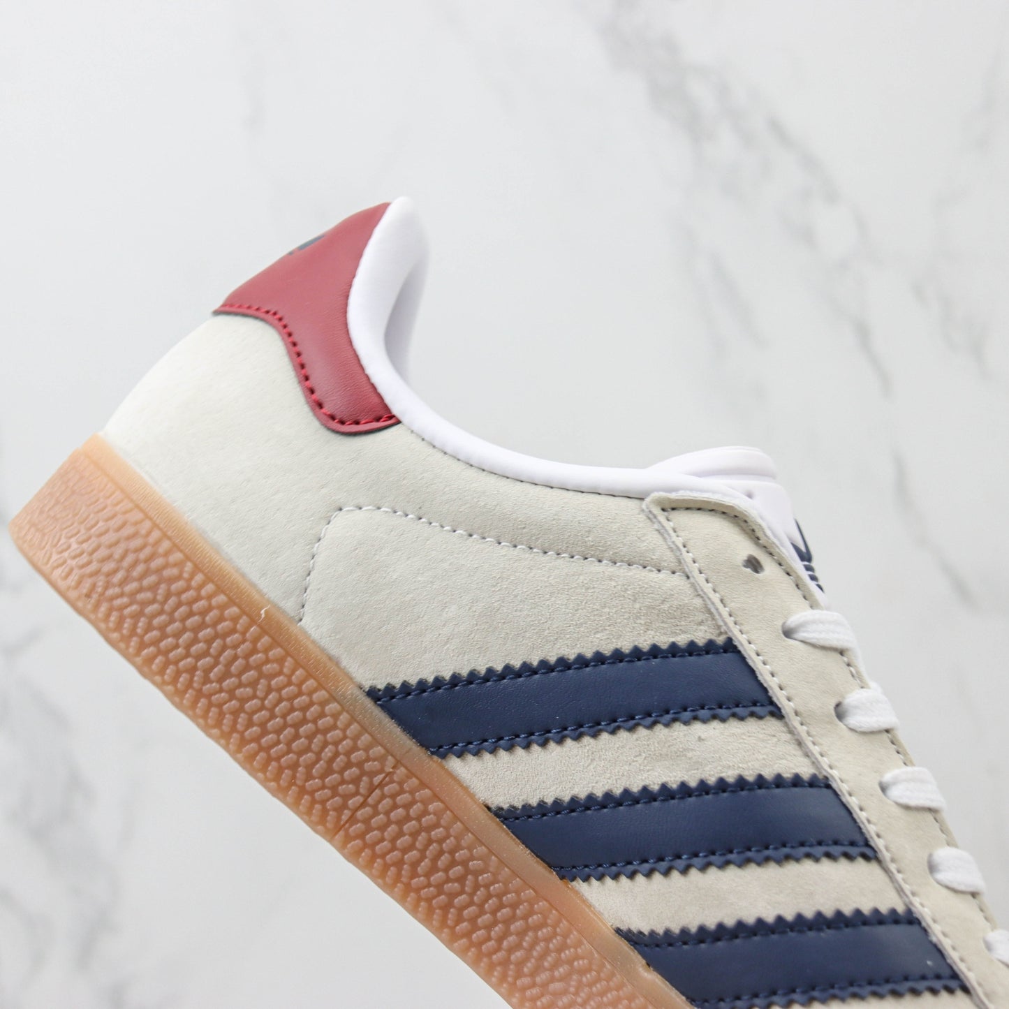 Tenis Ads Gazelle Creme com Vermelho