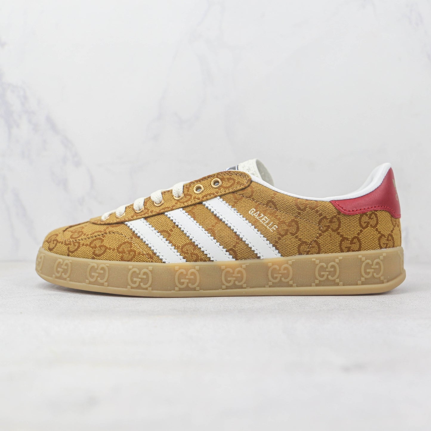 Tenis GG x Ads Gazelle Bege e Vermelho