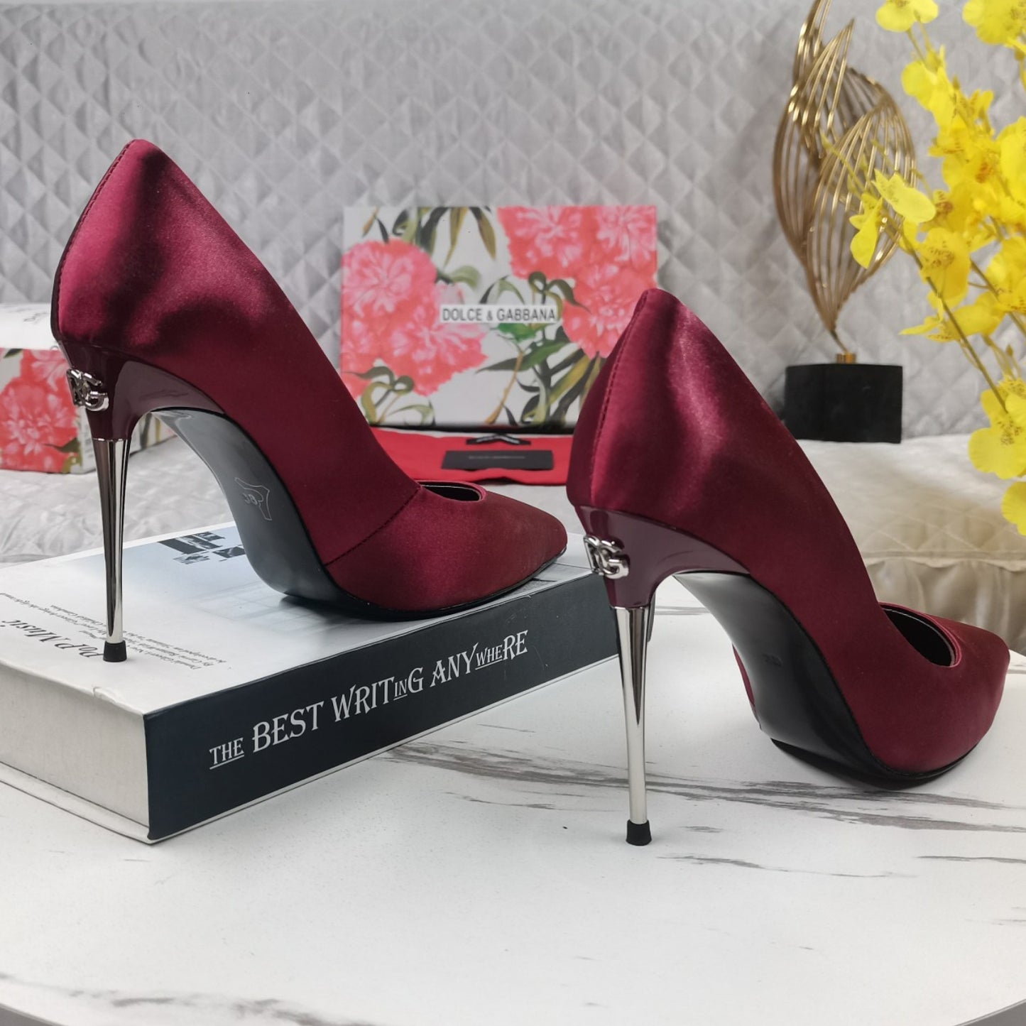 Scarpin DG Vinho com Logo no salto 10,5cm