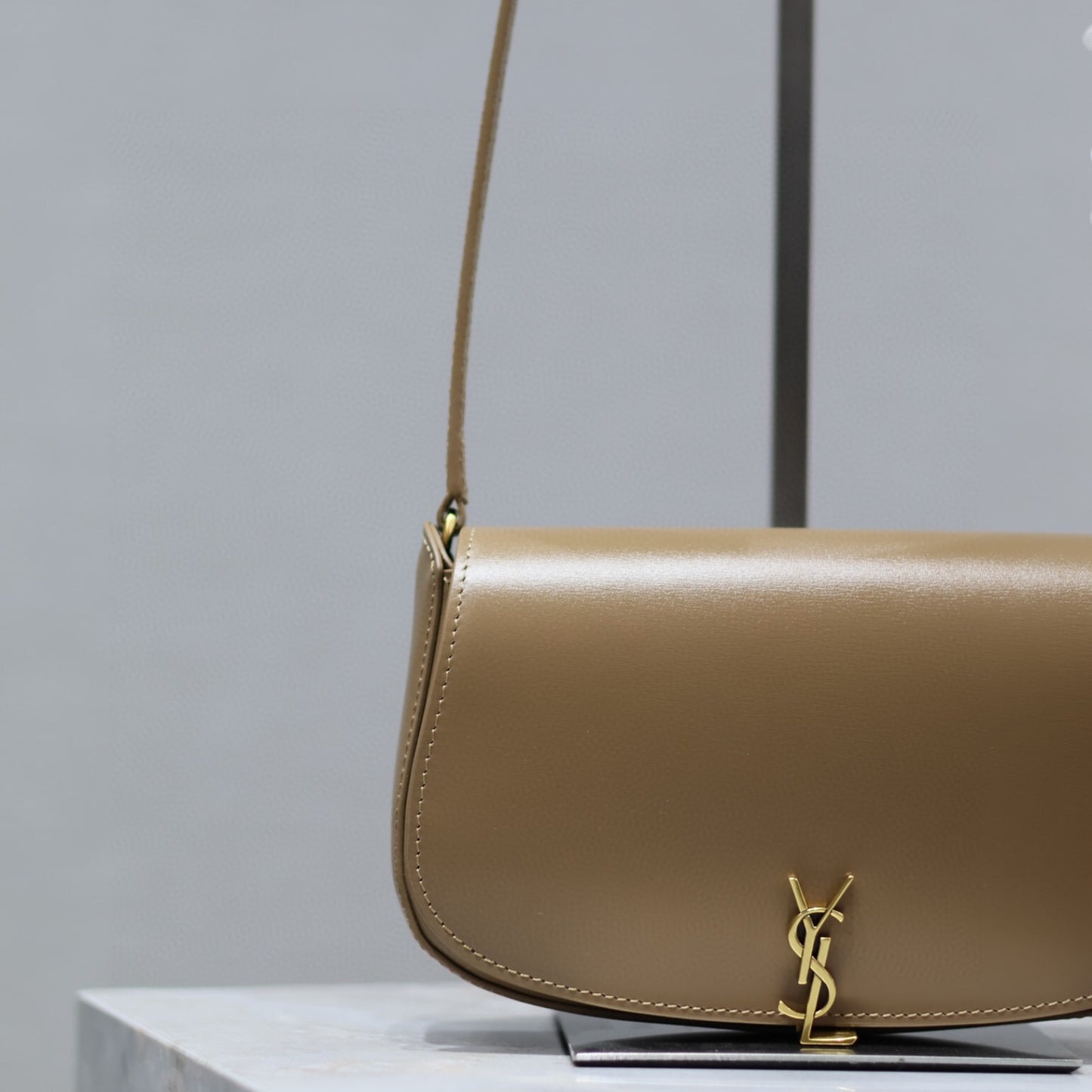 Bolsa YSL Voltaire mini Bege de couro