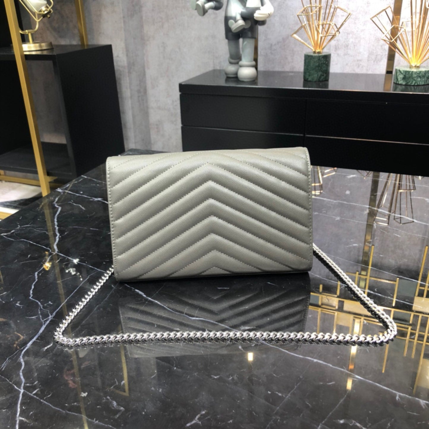 Bolsa YSL Monograma Pequena Cinza
