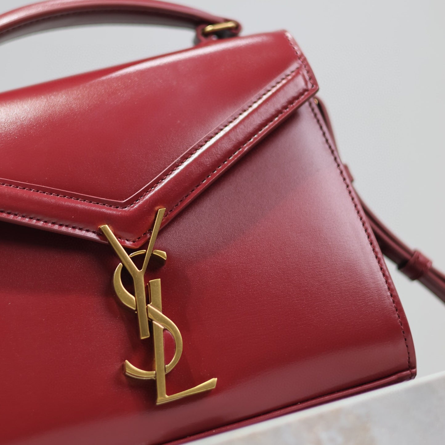 Bolsa YSL Cassandra Pequena Vermelha