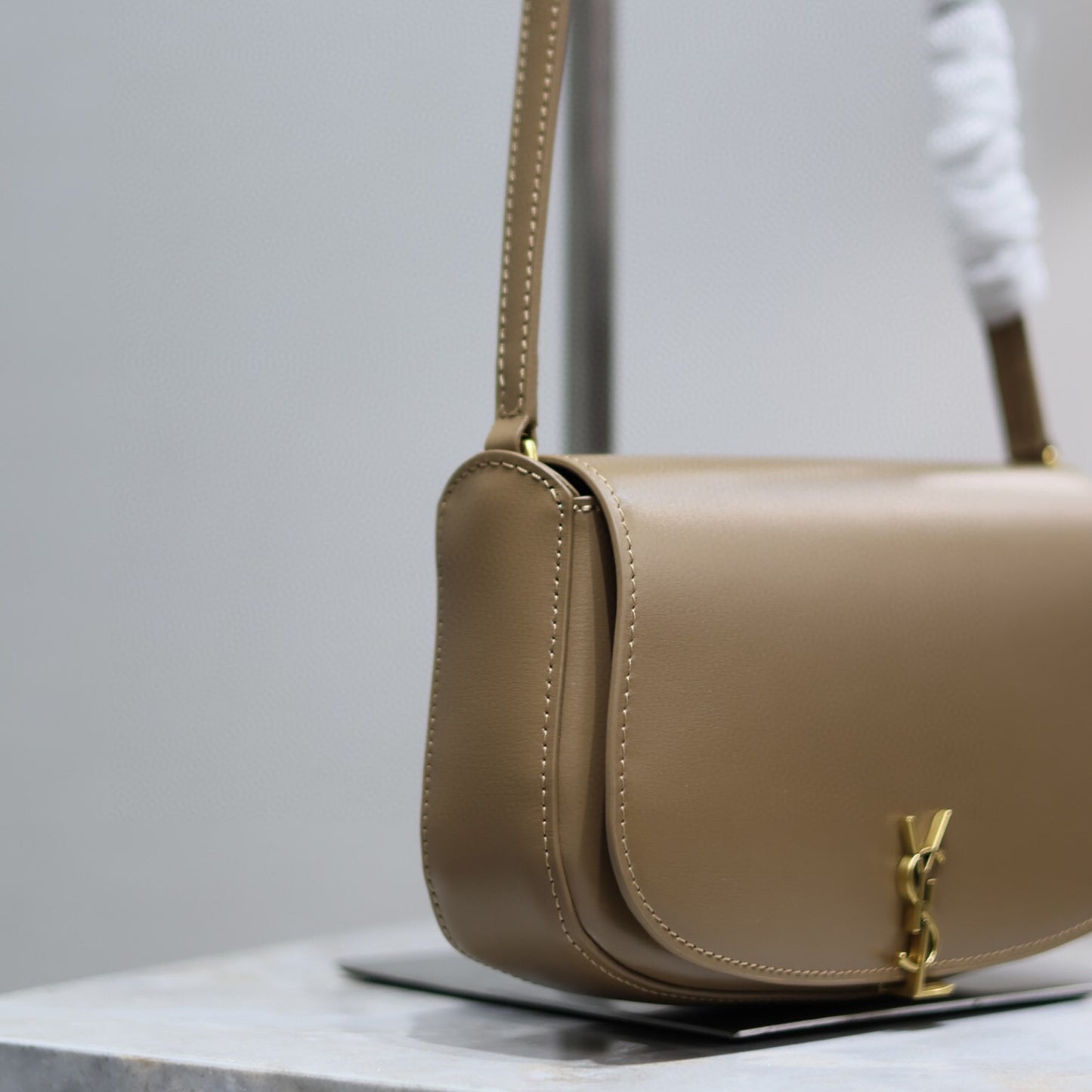 Bolsa YSL Voltaire mini Bege de couro
