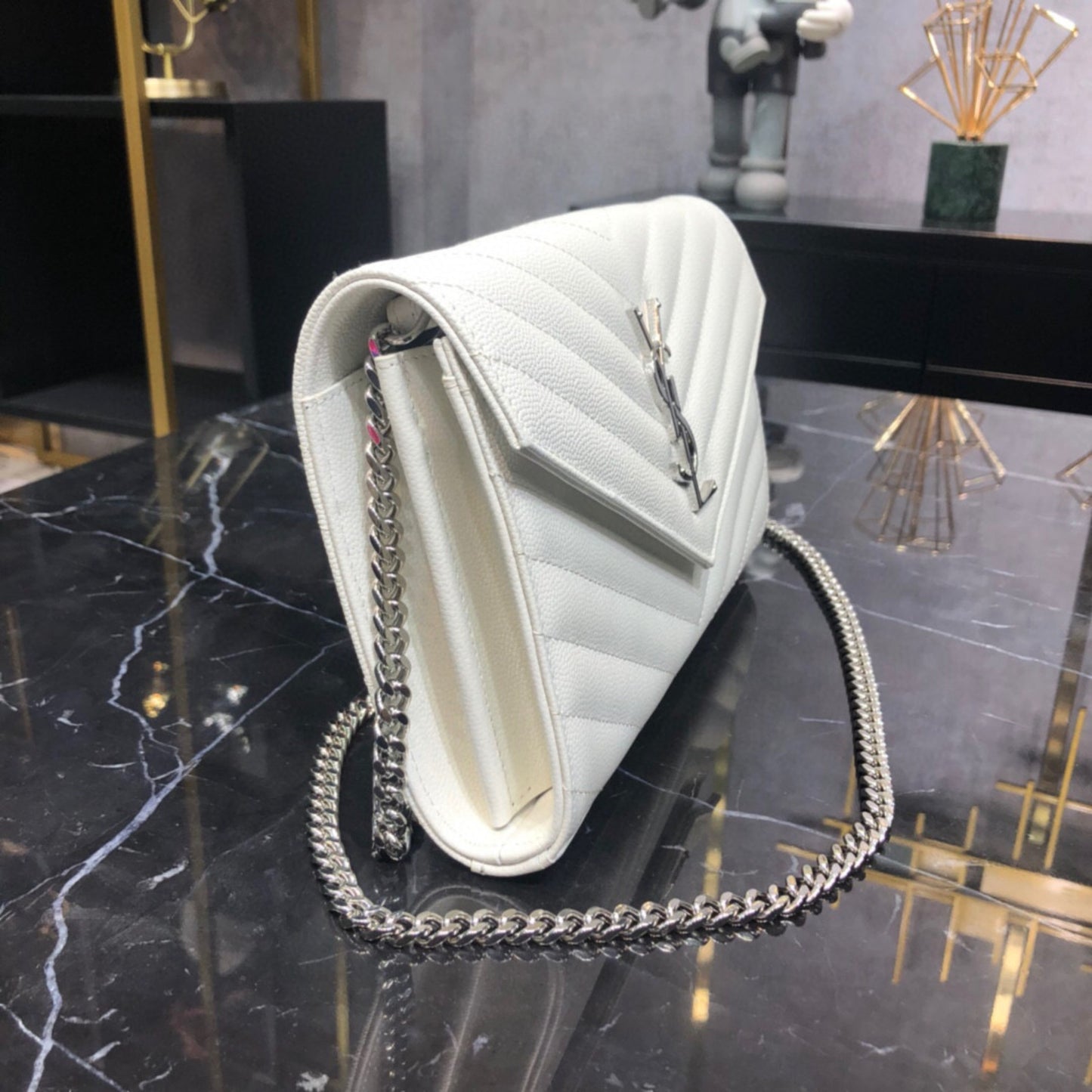Bolsa YSL Monograma Pequena Branca com logo Prata