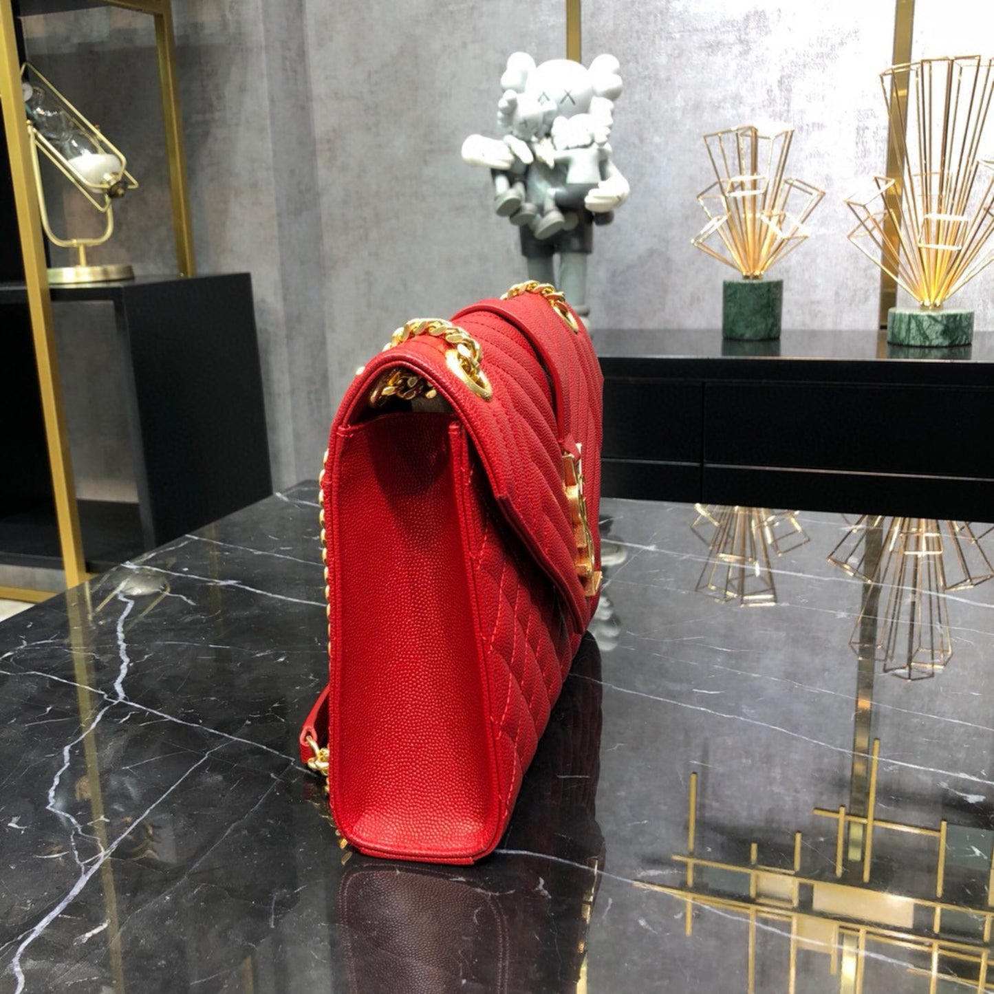 Bolsa YSL tiracolo Envelope Média Vermelha 24cm