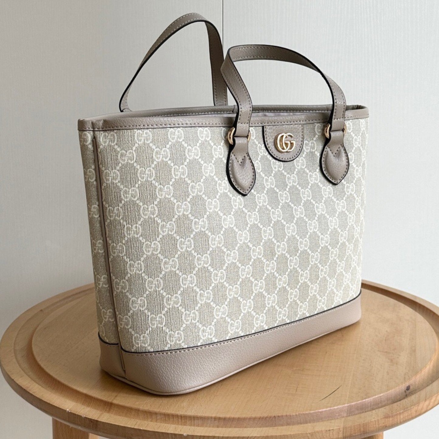 Bolsa GG Ophidia Supreme Pequena bege e branca 31cm
