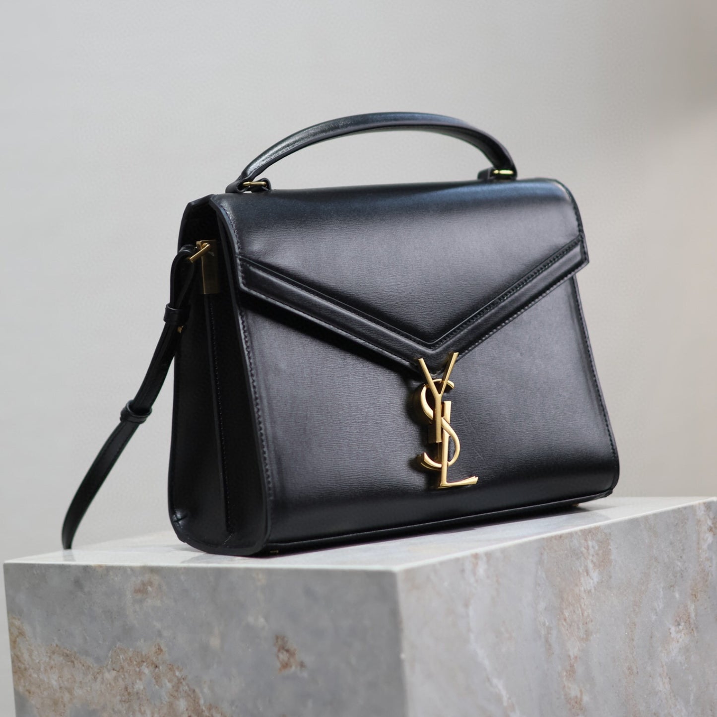 Bolsa YSL Cassandra Pequena Preta