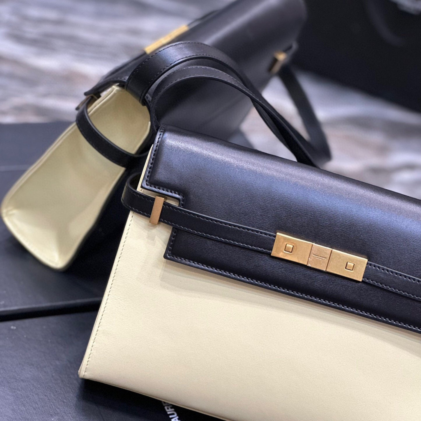 Bolsa YSL Manhattan Bege com preto pequena