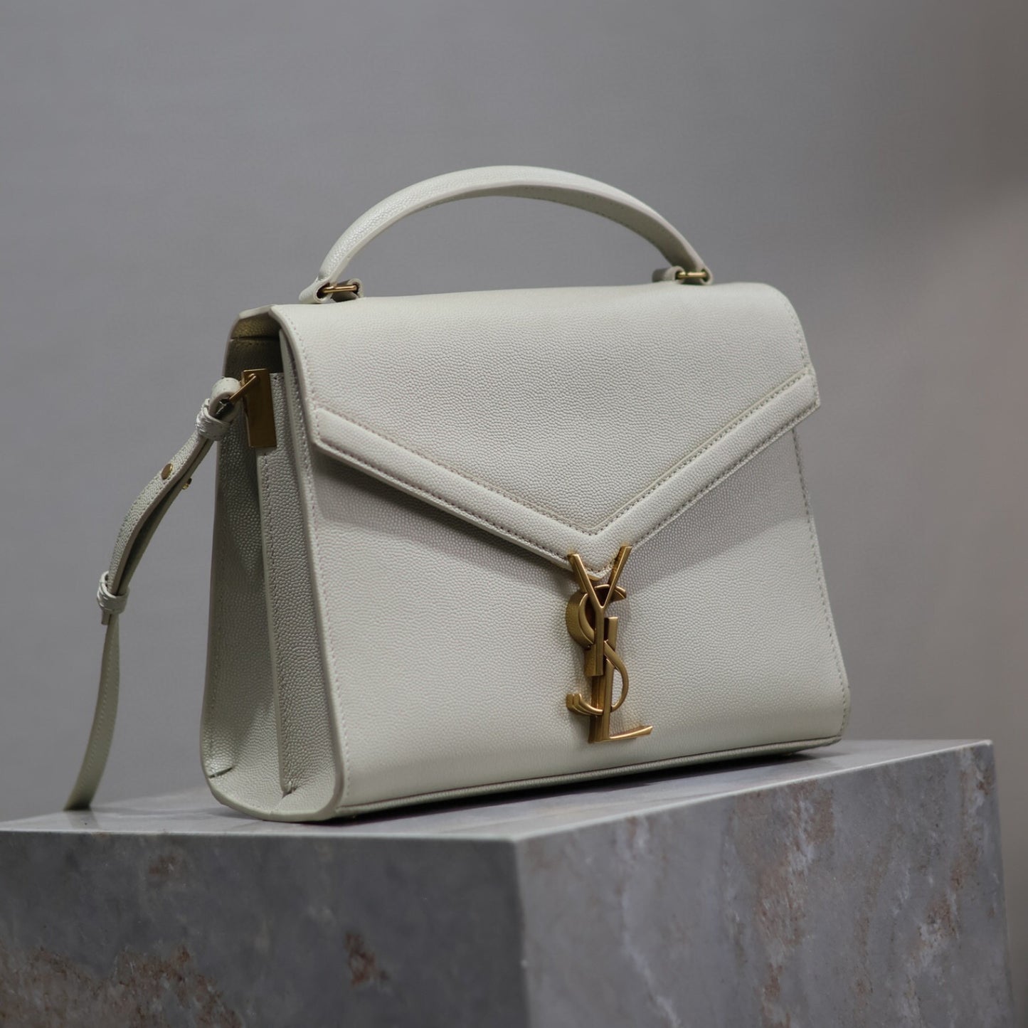 Bolsa YSL Cassandra Pequena Branca